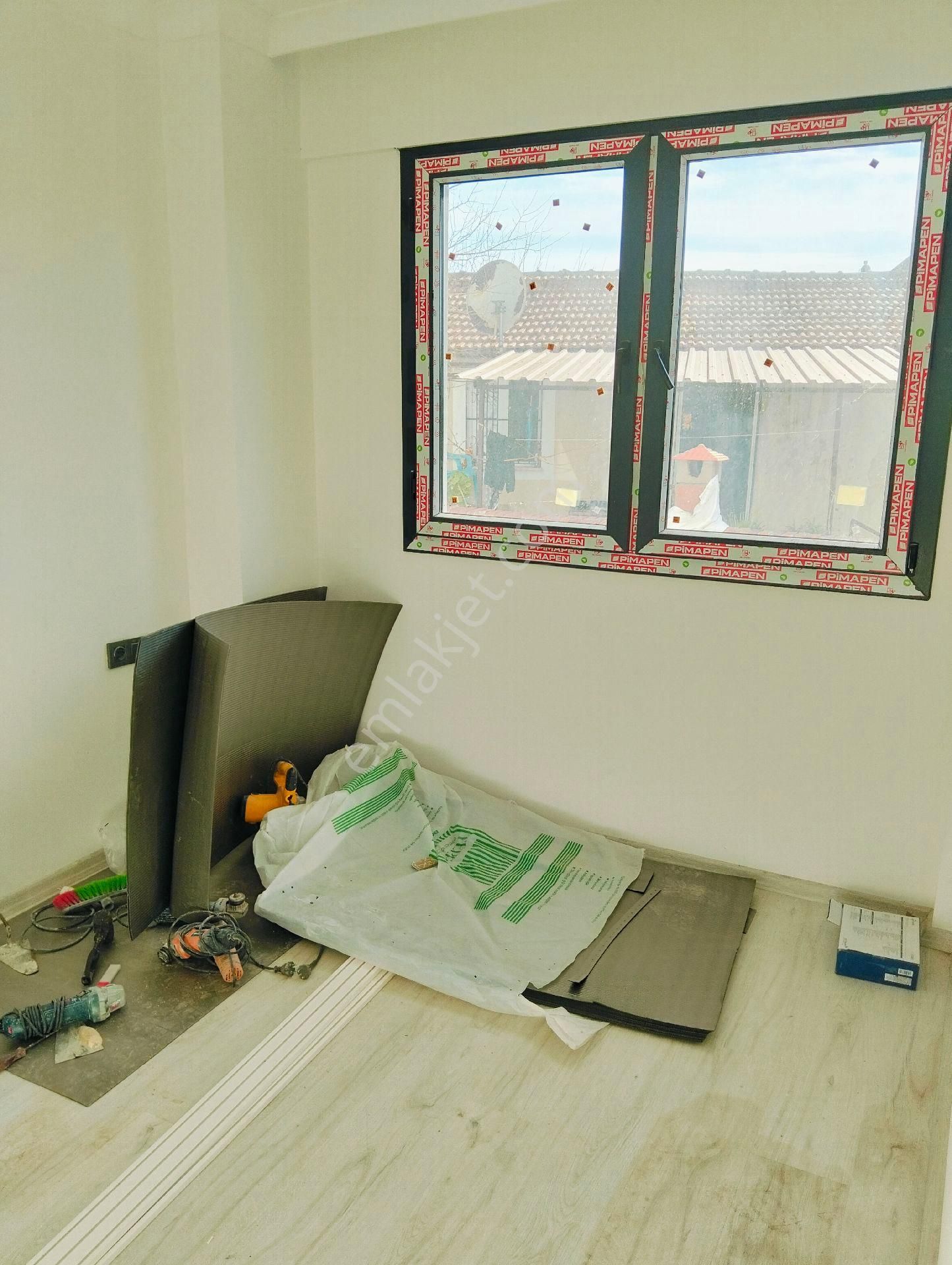 Yenimahallede 1+1 Kiralık Daire - Görsel 5