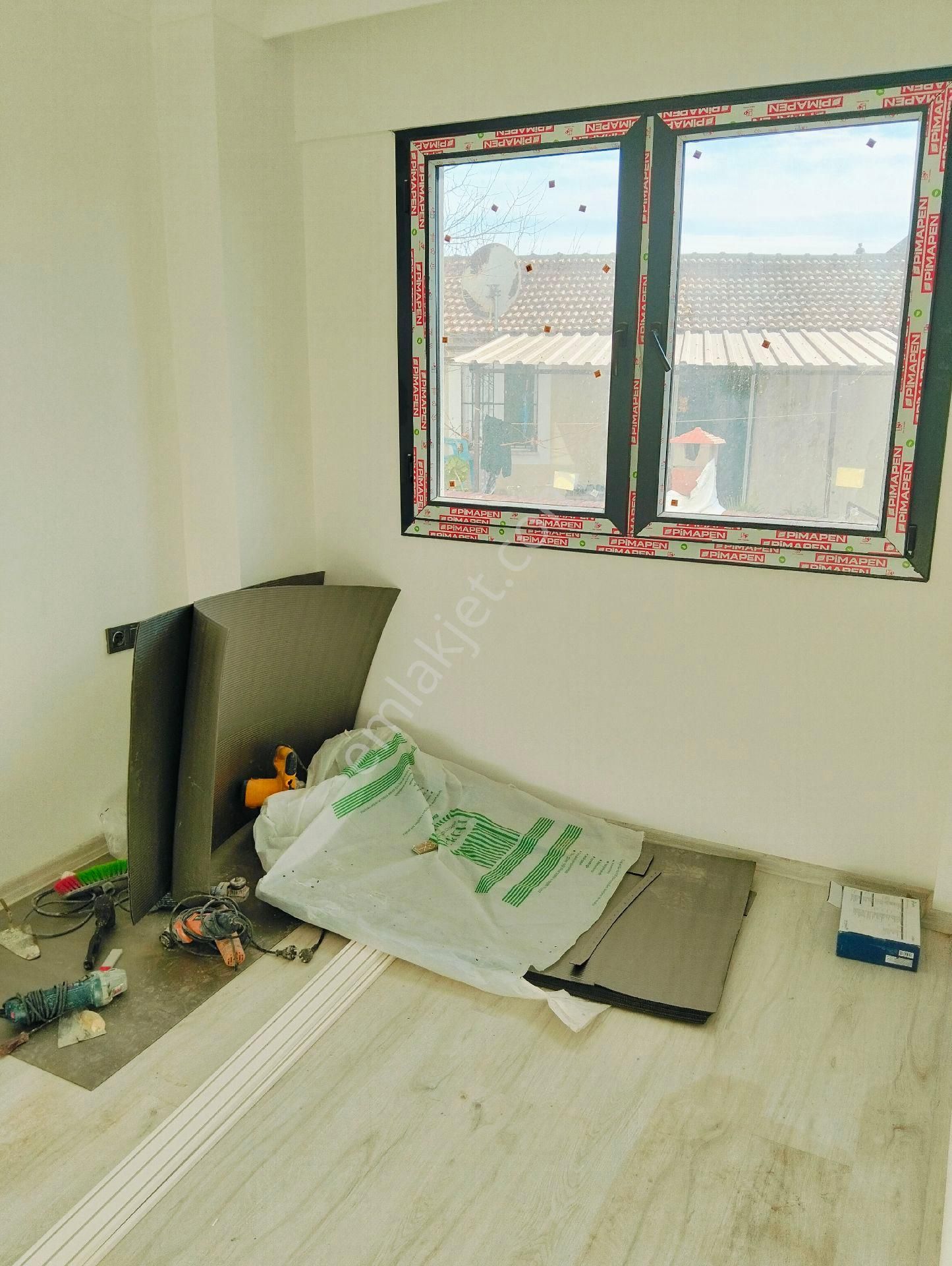 Yenimahallede 1+1 Kiralık Daire - Görsel 8