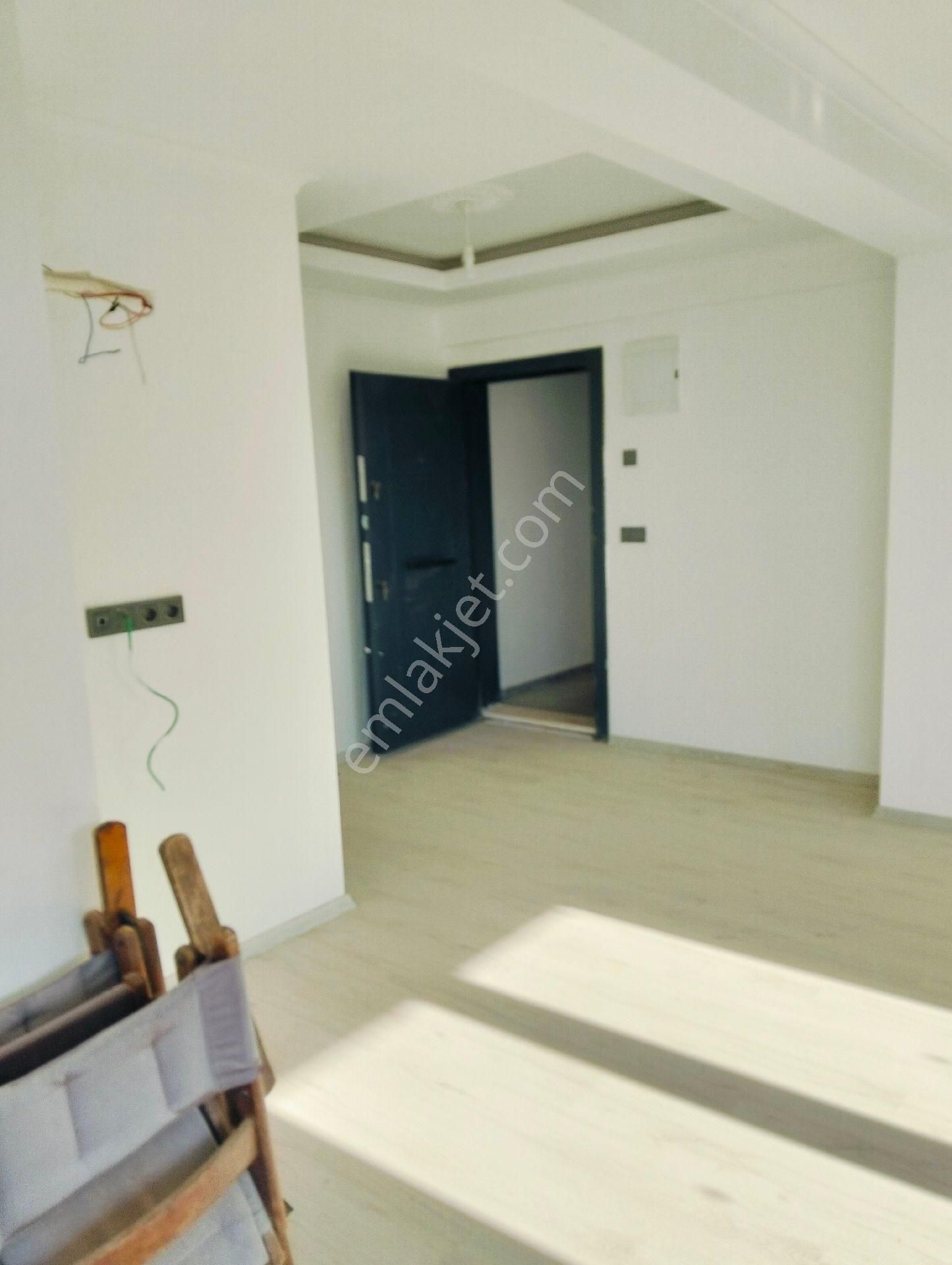 Yenimahallede 1+1 Kiralık Daire - Görsel 4