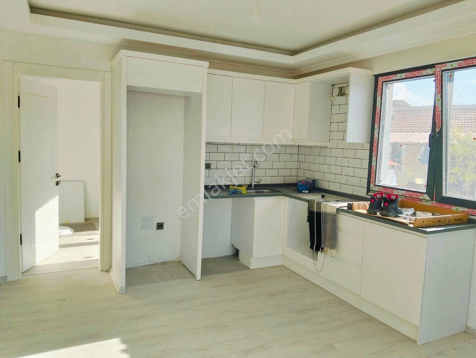 Yenimahallede 1+1 Kiralık Daire - Görsel 2