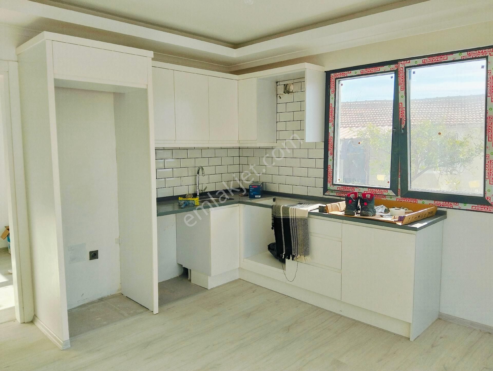 Yenimahallede 1+1 Kiralık Daire - Görsel 13