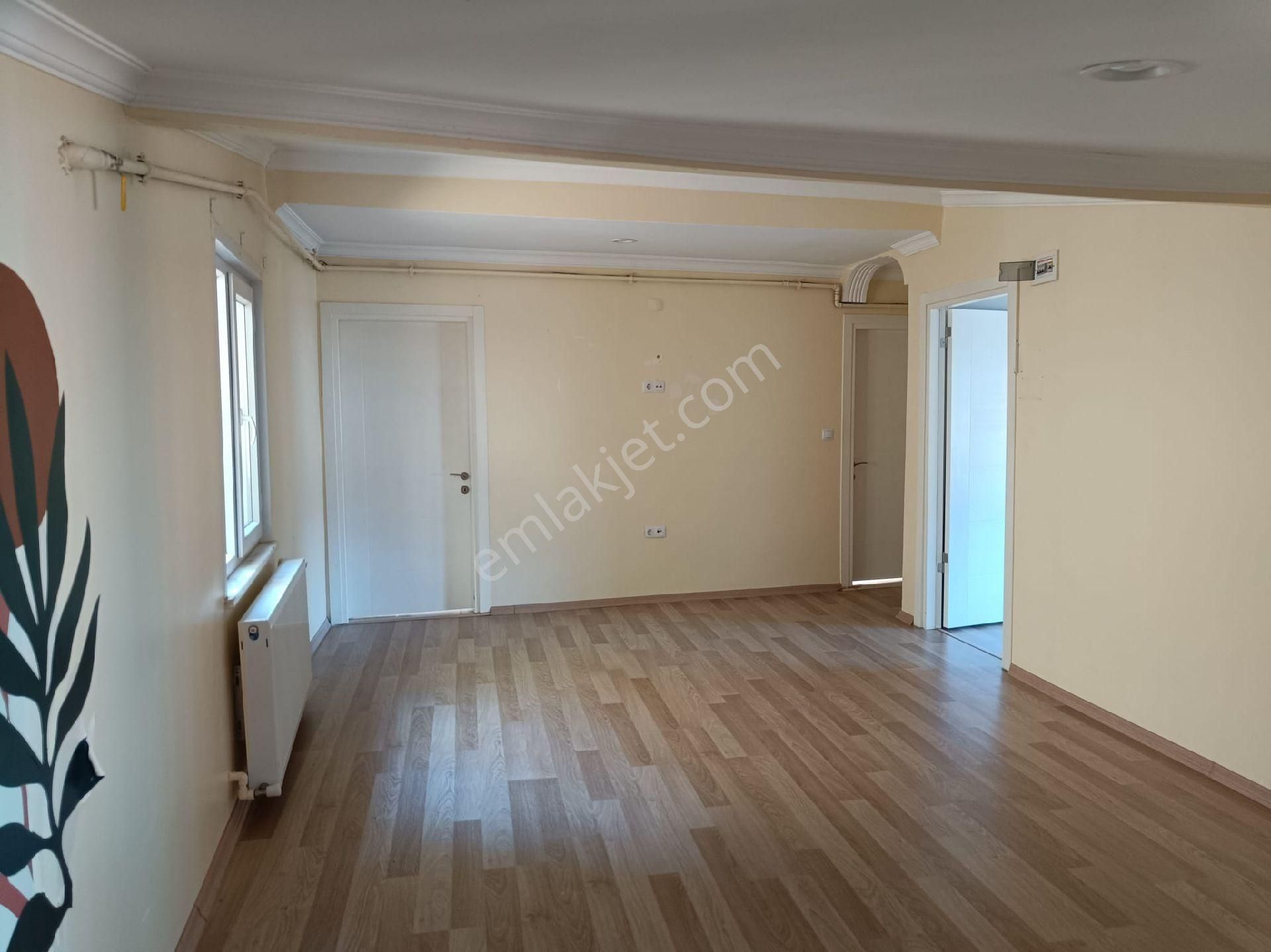 Sarıyer Tarabya Denize Yakın Kiralık Daire Sarıyer Tarabya Mahallesi'nde 2+1 Çatı Katı Daire