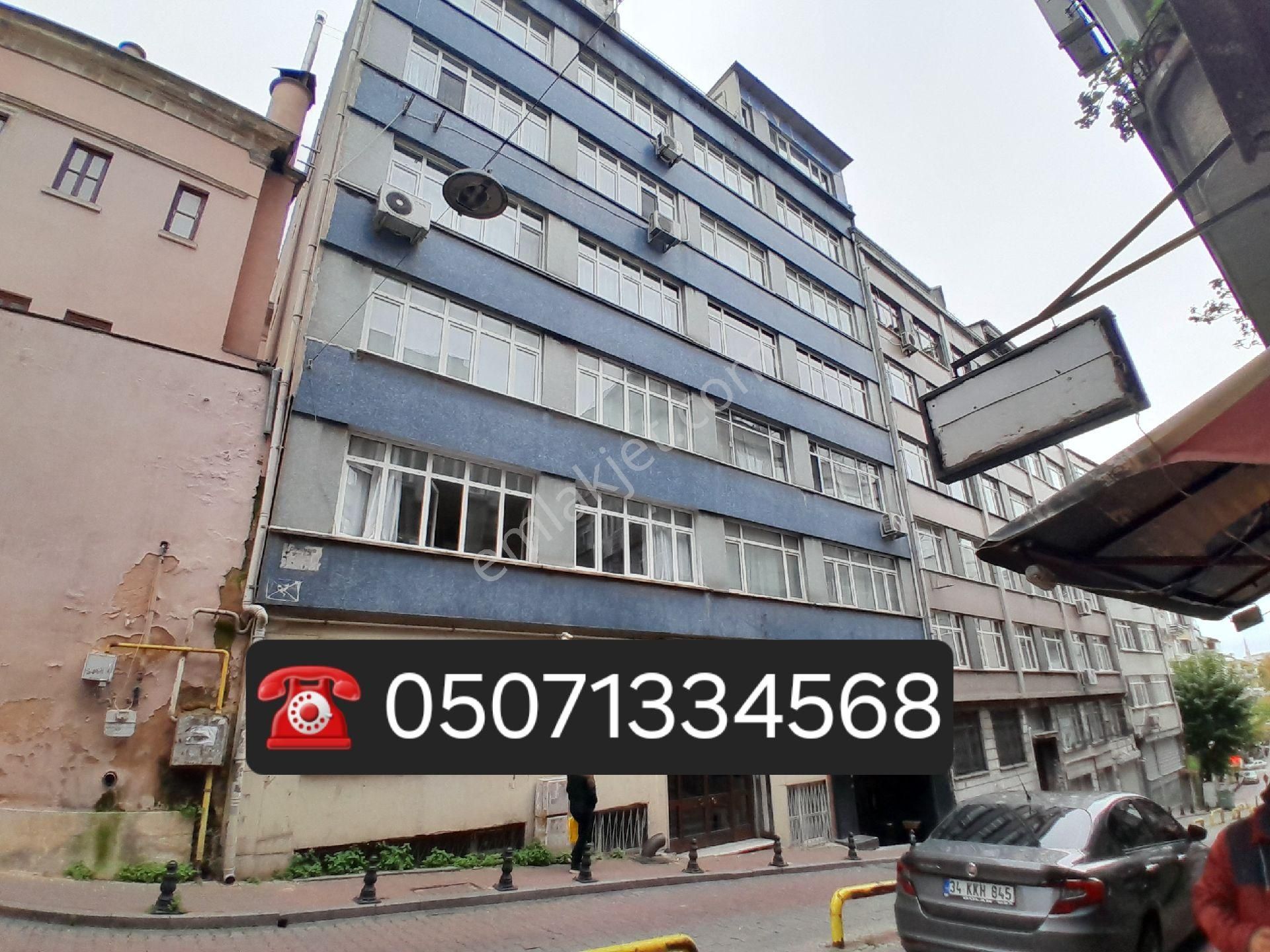 Fatih İskenderpaşa Kiralık Daire Aksaray Metro Durağı Arkası 4.kat Asansörlü 4+1