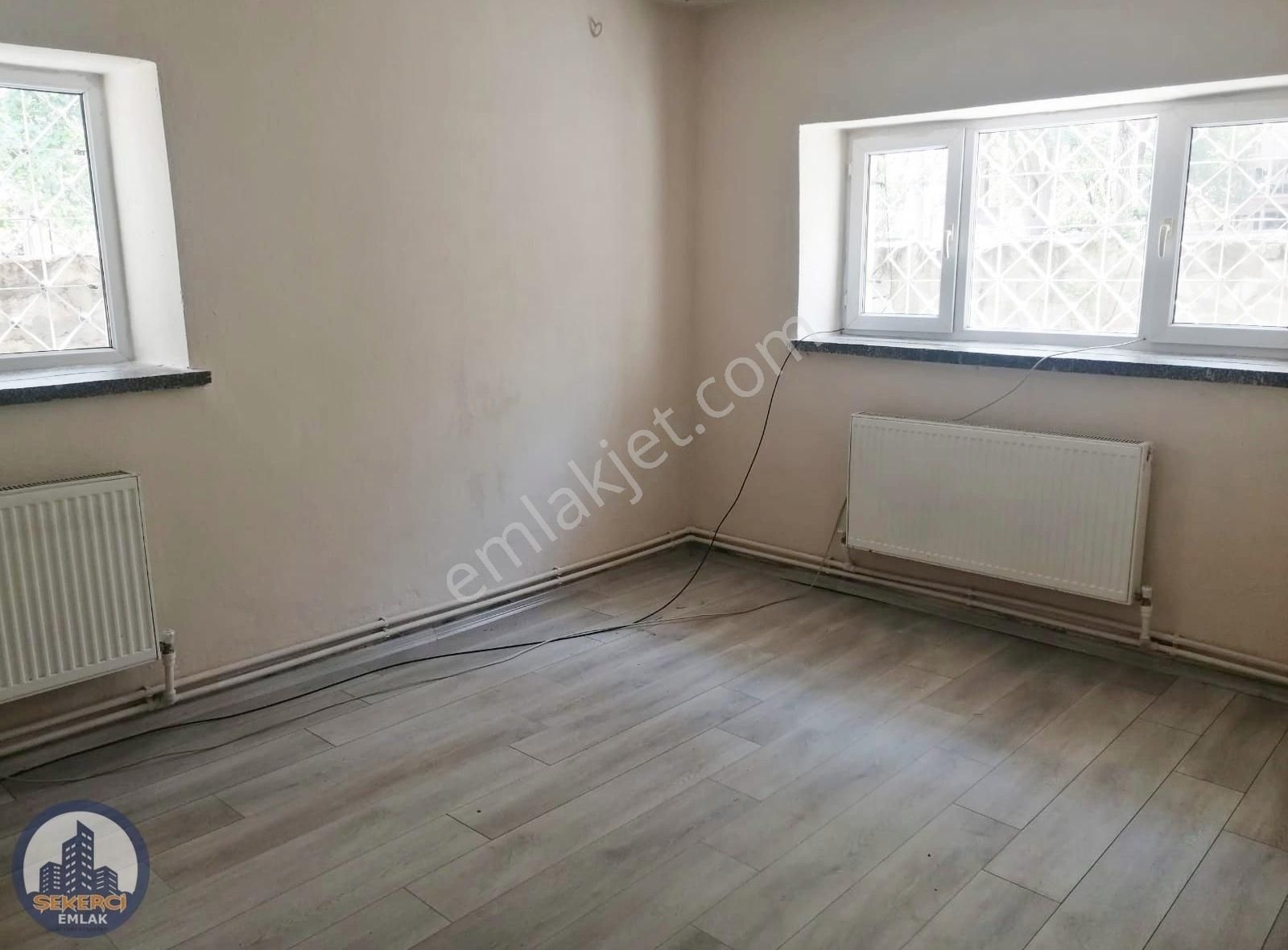 Afyonkarahisar Merkez Esentepe Kiralık Daire Şekerci Emlak'dan Esentepe Mah. Kiralık Bahçe Katı