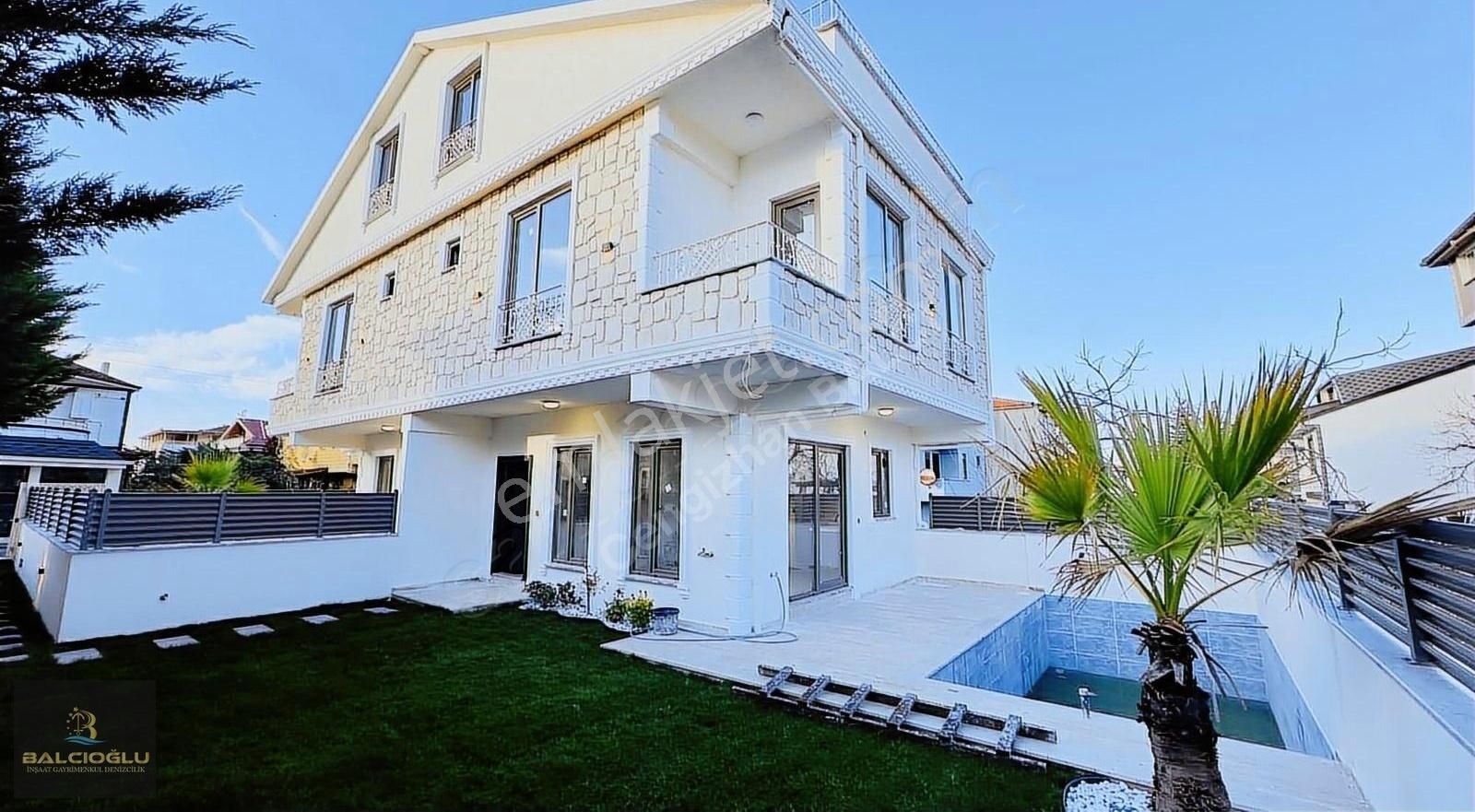 Kocaali Yalı Satılık Villa Balcıoğlundan Satılık Merkz Pljda Özel Tasarm Geniş Bahçli Villa