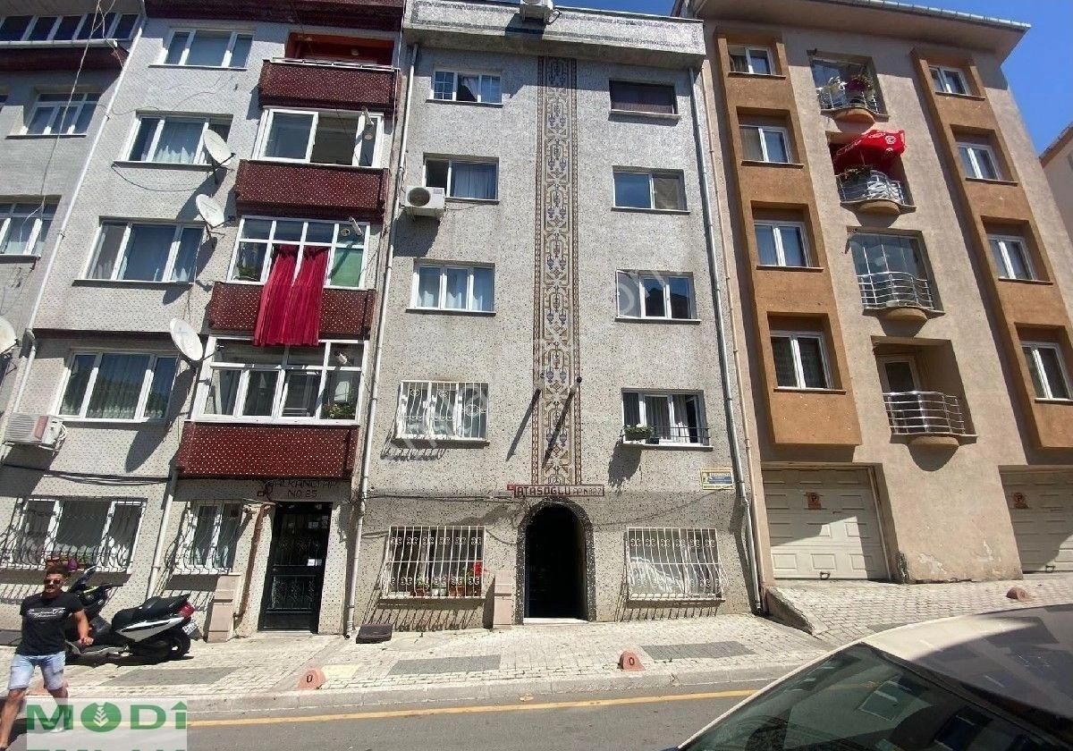 Üsküdar Valide-i Atik Satılık Daire Bağlarbaşına Yakın Satılık 2+1 Kombili Düz Giriş Daire