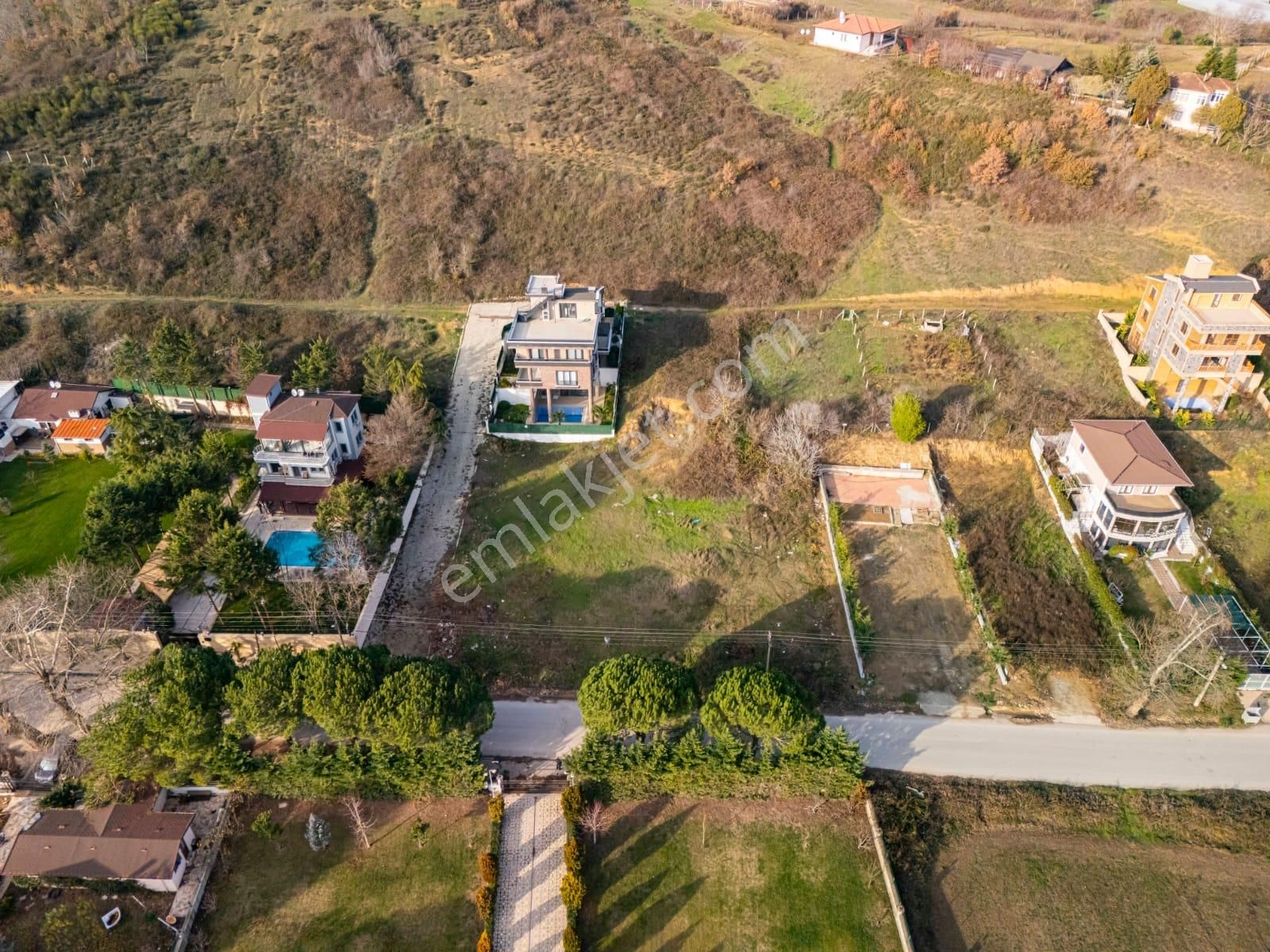 Yalova Merkez Samanlı Köyü Satılık Villa İmarlı Yalova Samanlı Satılık Yola Cephe Arsa ( 1534 M2 )!.