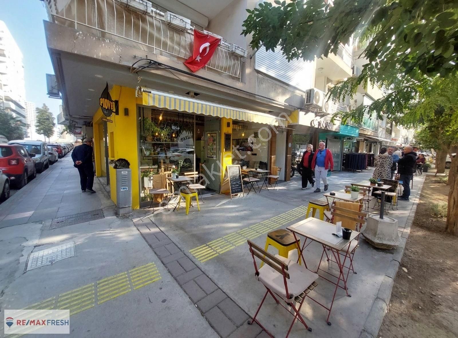 İzmir Konak Devren Kafe & Bar Alsancak Ziya Gökalp Bulvarında Devren Kiralik Cafe&dükkan