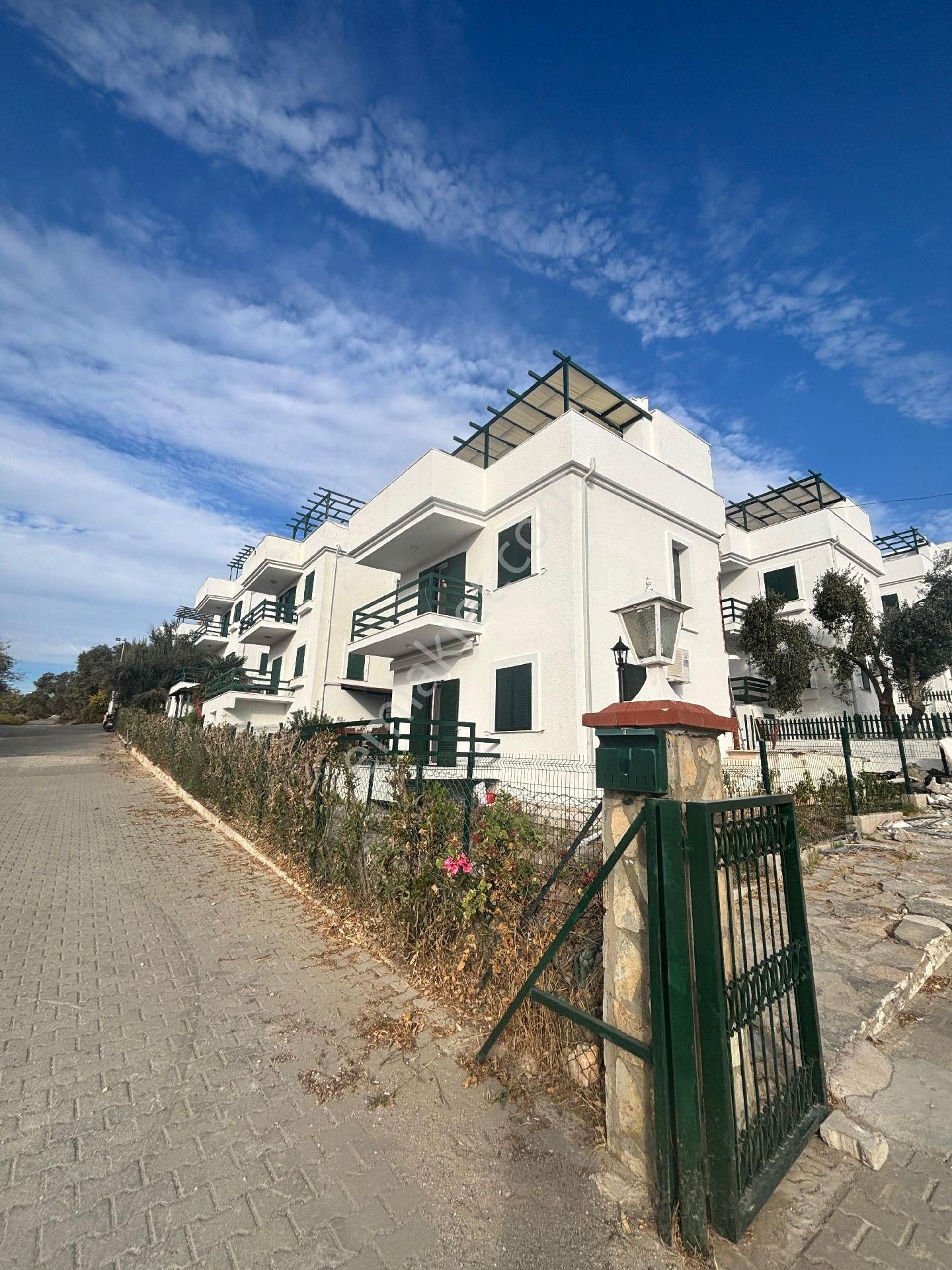 Çeşme Germiyan Satılık Villa Rw Akardan Çeşme/ıldırda Deniz Ve Doğa Manzaralı Villa