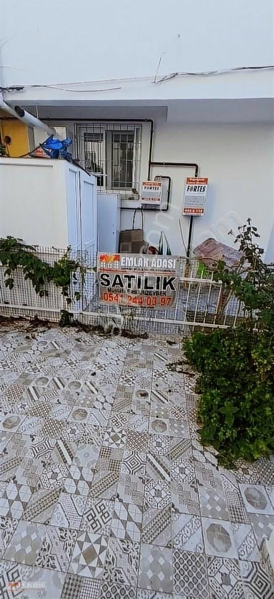 Kuşadası Kadınlar Denizi Satılık Villa Emlak Adasından Kadıınlar Plajında Masrafsız 4+1 Trıplex