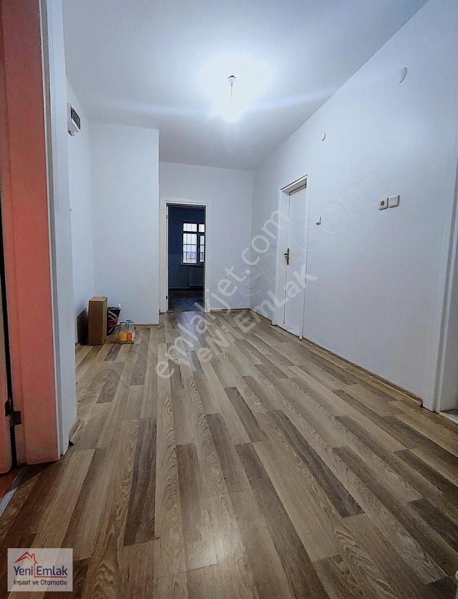 Ümraniye Tepeüstü Kiralık Daire Yeni'den 2+1 Tepeüstü Mah. Ana Caddeye-metroya Çok Yakın Kiralık