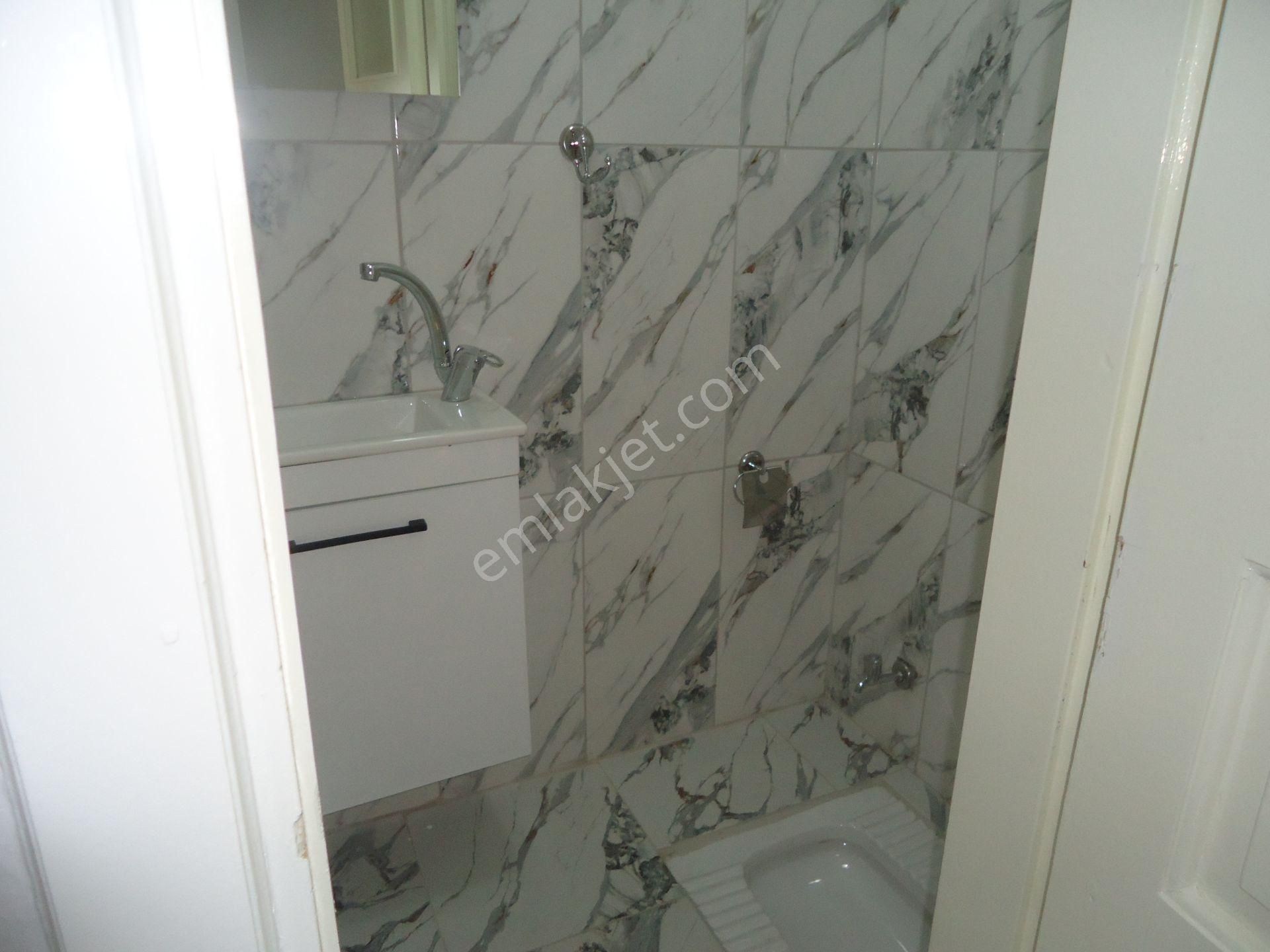 Salihli İstasyonda Namık Kemal Mah.ferah Cad. 3+1 100m2 İçi Tadilatlı Ara Kat - Görsel 17