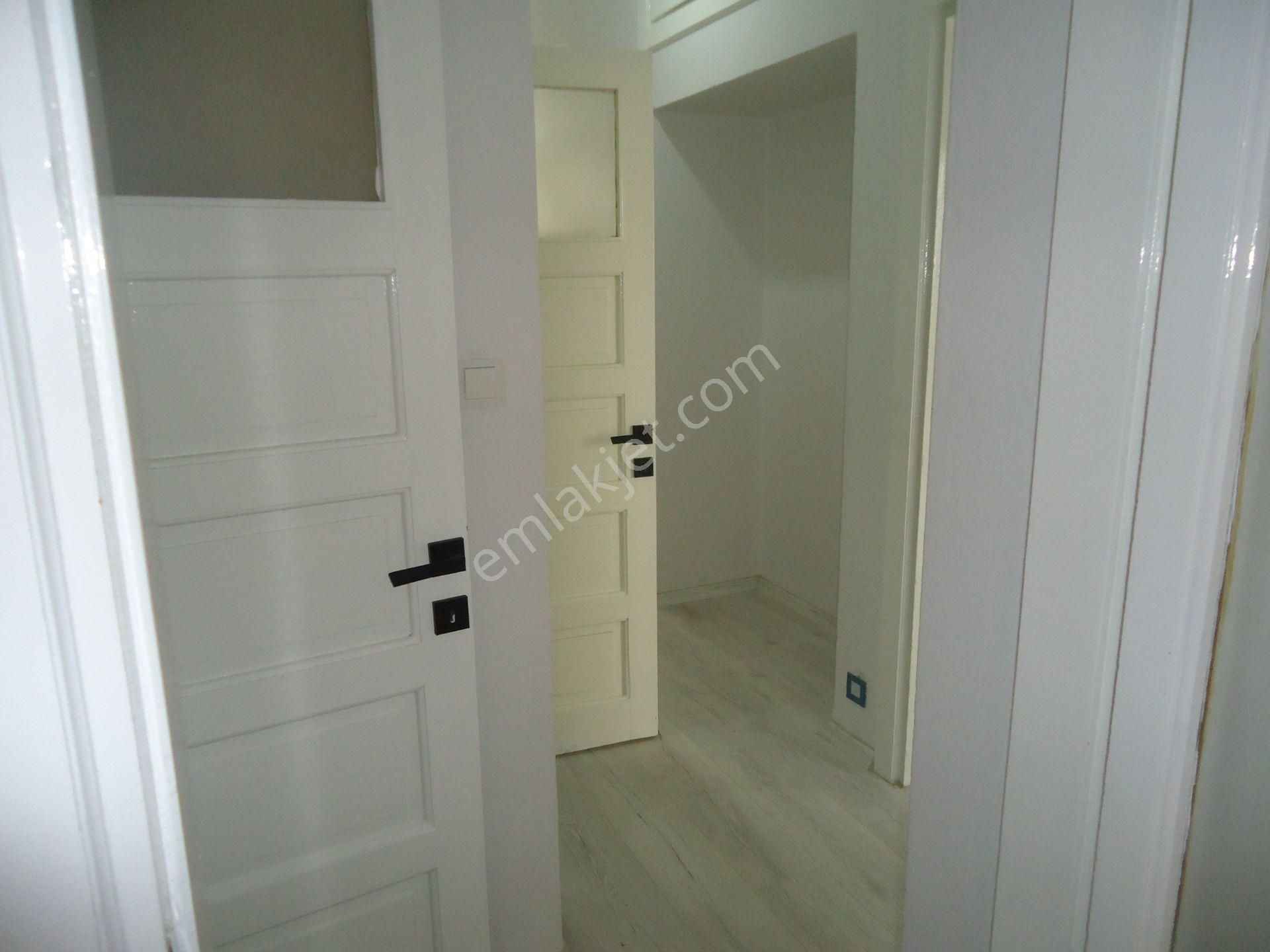 Salihli İstasyonda Namık Kemal Mah.ferah Cad. 3+1 100m2 İçi Tadilatlı Ara Kat - Görsel 27