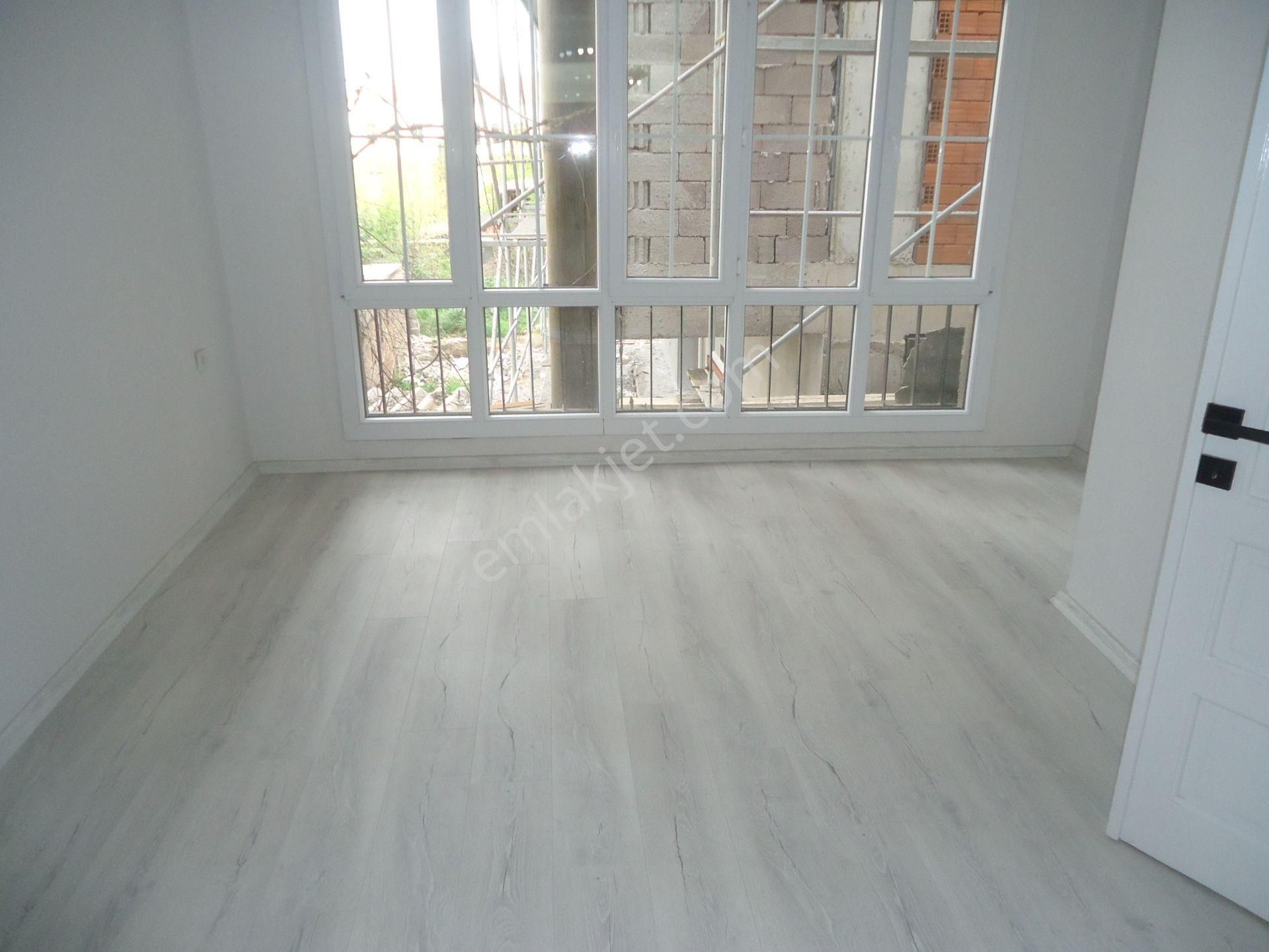 Salihli İstasyonda Namık Kemal Mah.ferah Cad. 3+1 100m2 İçi Tadilatlı Ara Kat - Görsel 5