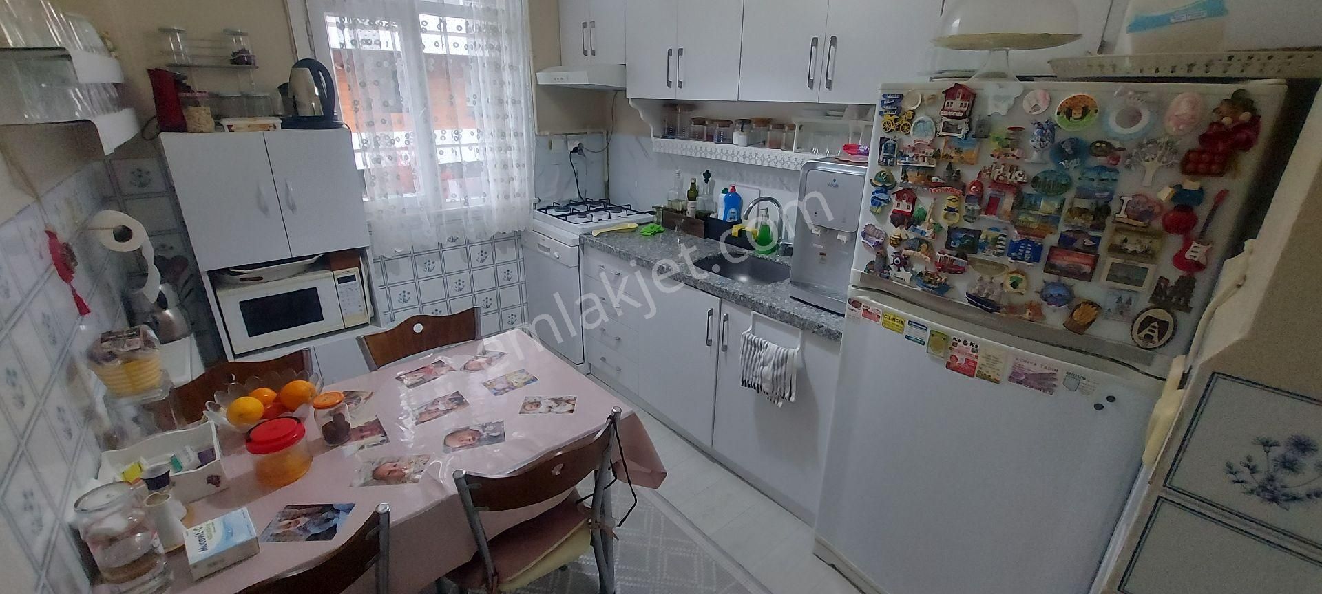 Maltepe Bağlarbaşı Satılık Daire 2 Oda Salon 95 Metrekare 2 Kat Bakımlı