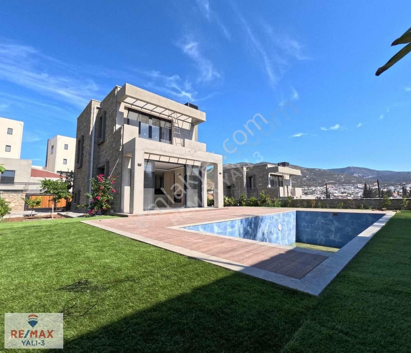 Bodrum Müskebi Satılık Villa Re/max Yalı'dan Ortakent Merkezde Modern Müstakil Villa