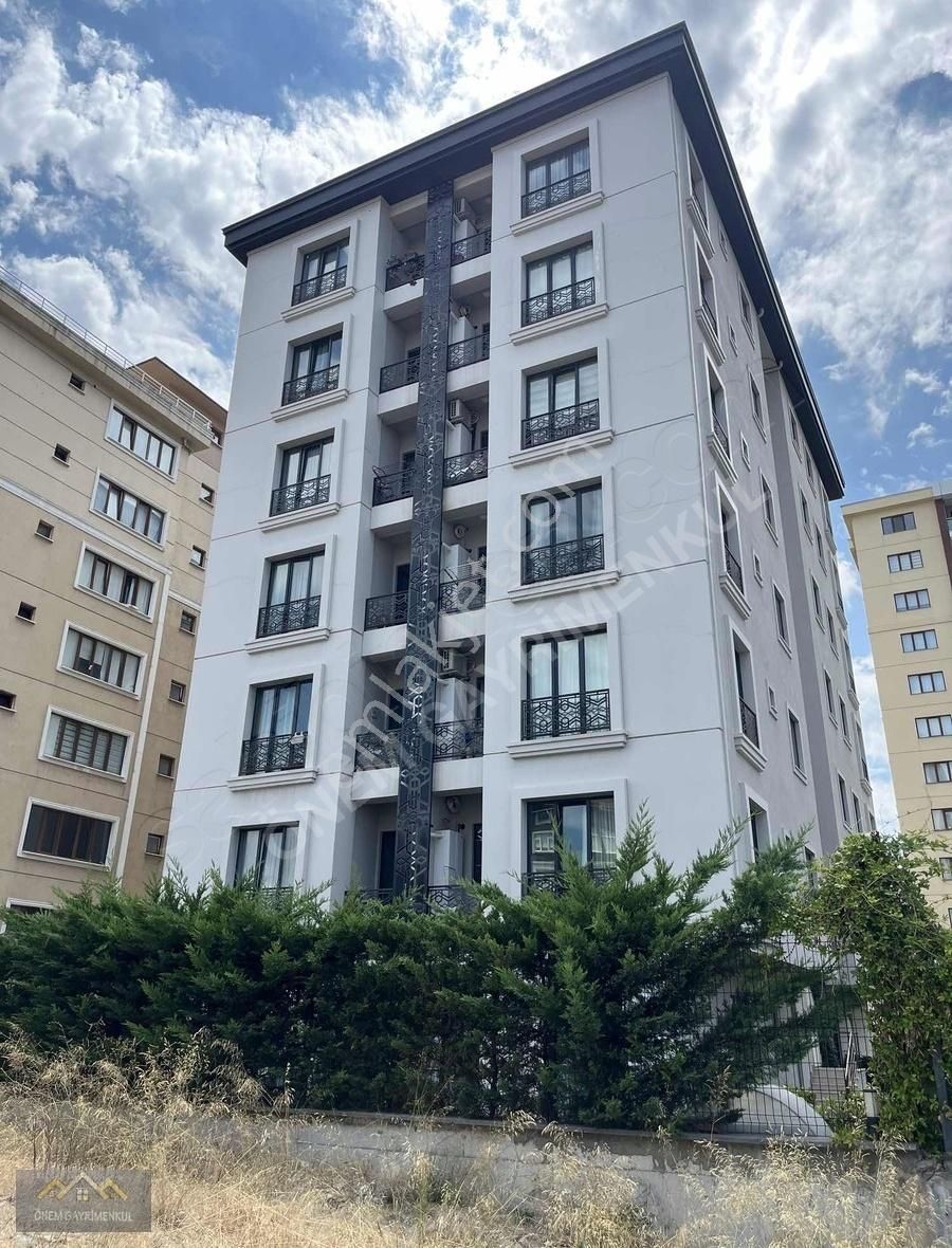 Ümraniye Tatlısu Kiralık Daire Önem Gayrimenkul'den 1+1 Geniş Merkezi Konum Daire