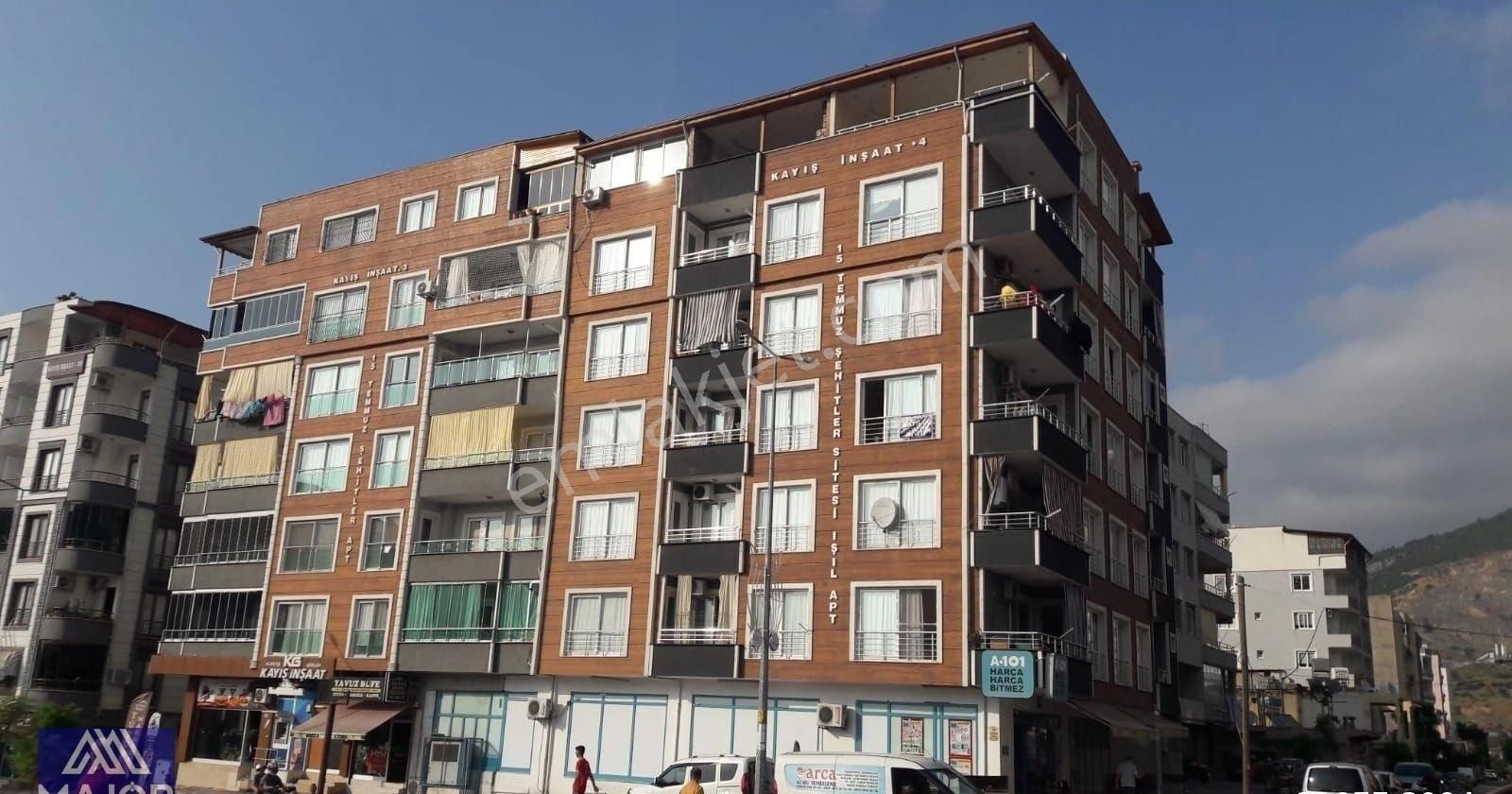 İskenderun Modernevler Satılık Daire Modernevler Ana Cadde Üzerinde Salı Pazarı Karşısında Satılık Daire