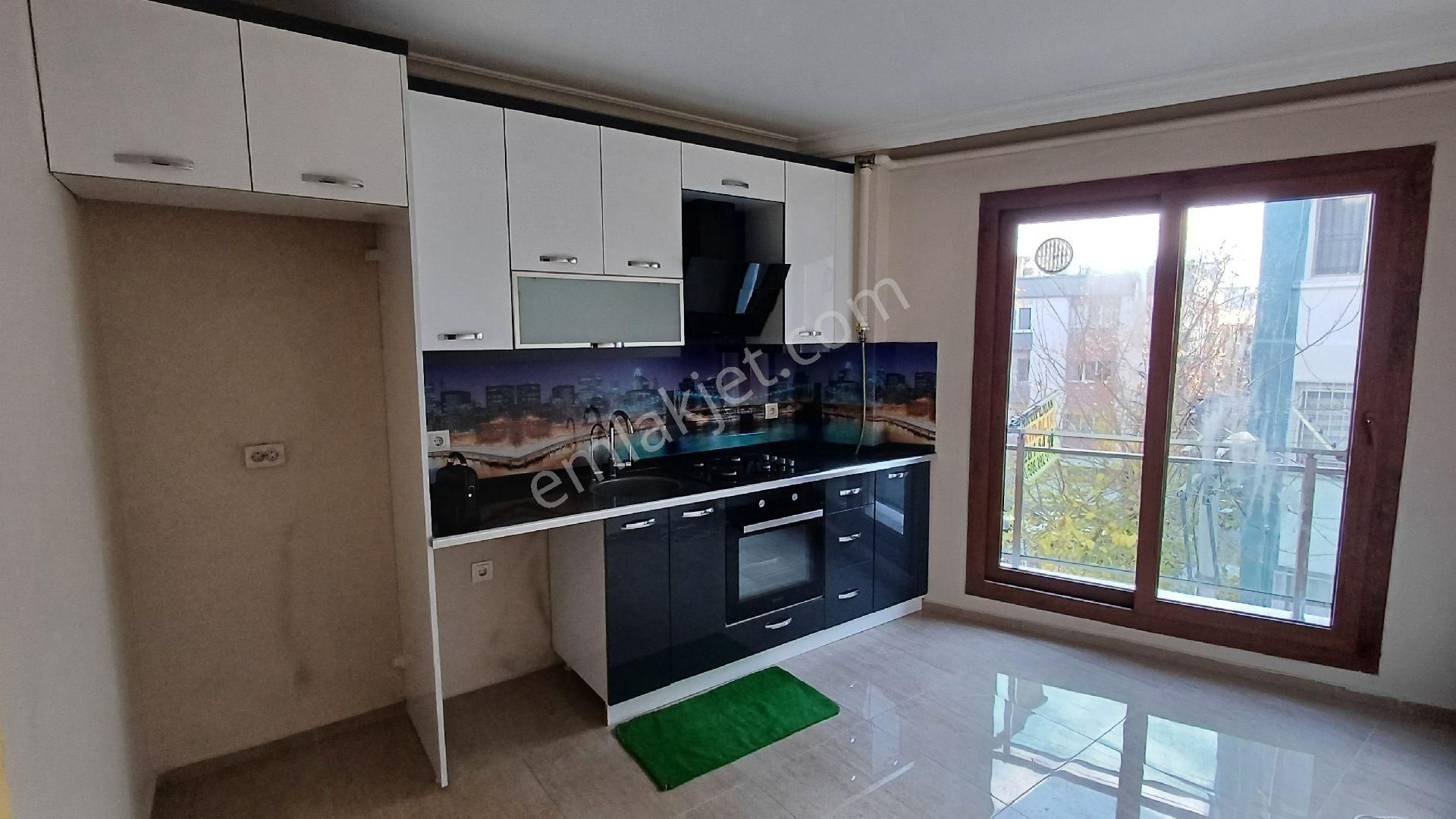 Karabağlar Reis Kiralık Daire Yeşilyurt Merkezde 2+1 Yenı Daire