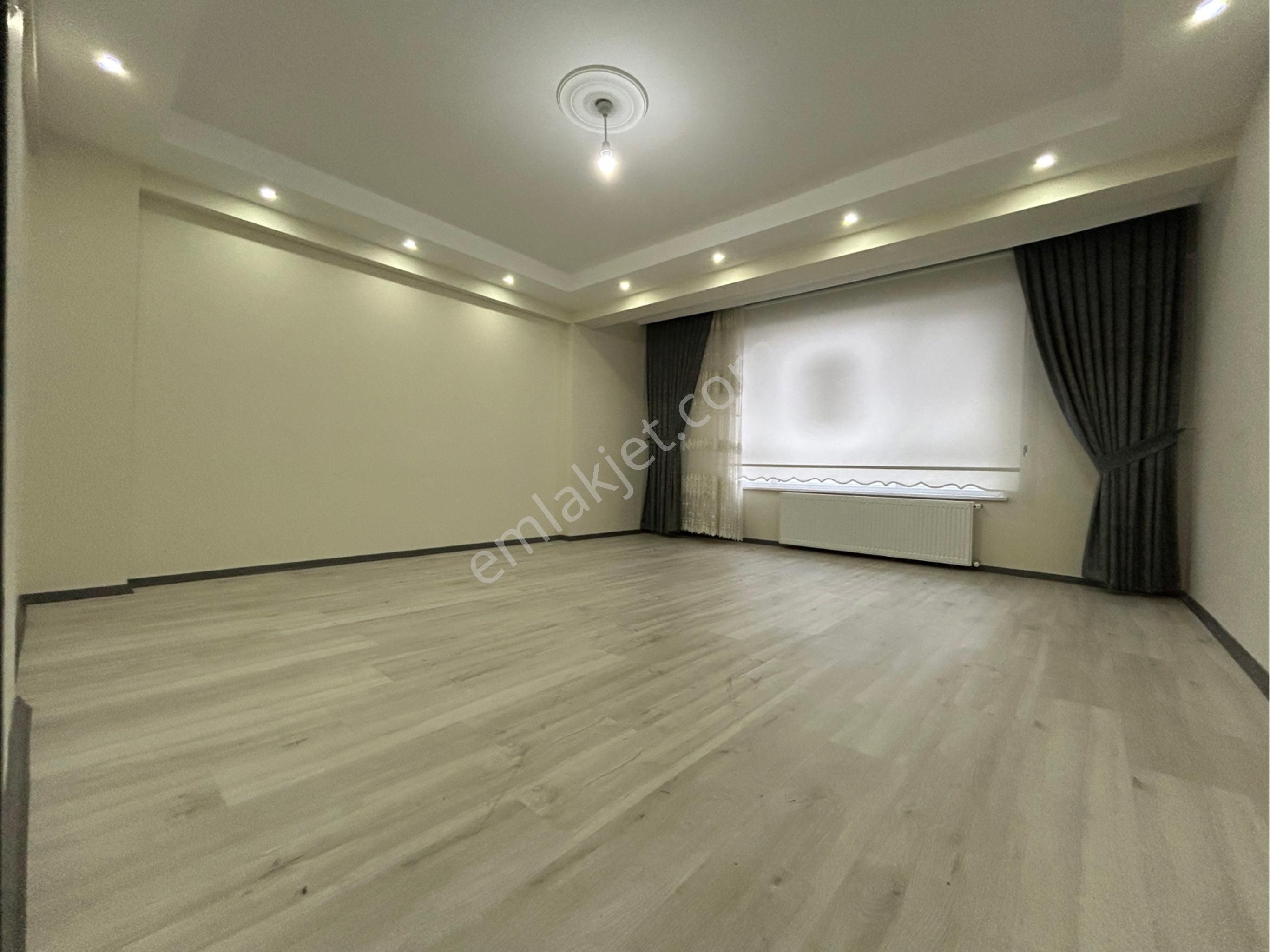 Odunpazarı Emek Satılık Daire Emek Mah. Albayrak Bulvarı Yakını 3+1 140m2 Daire