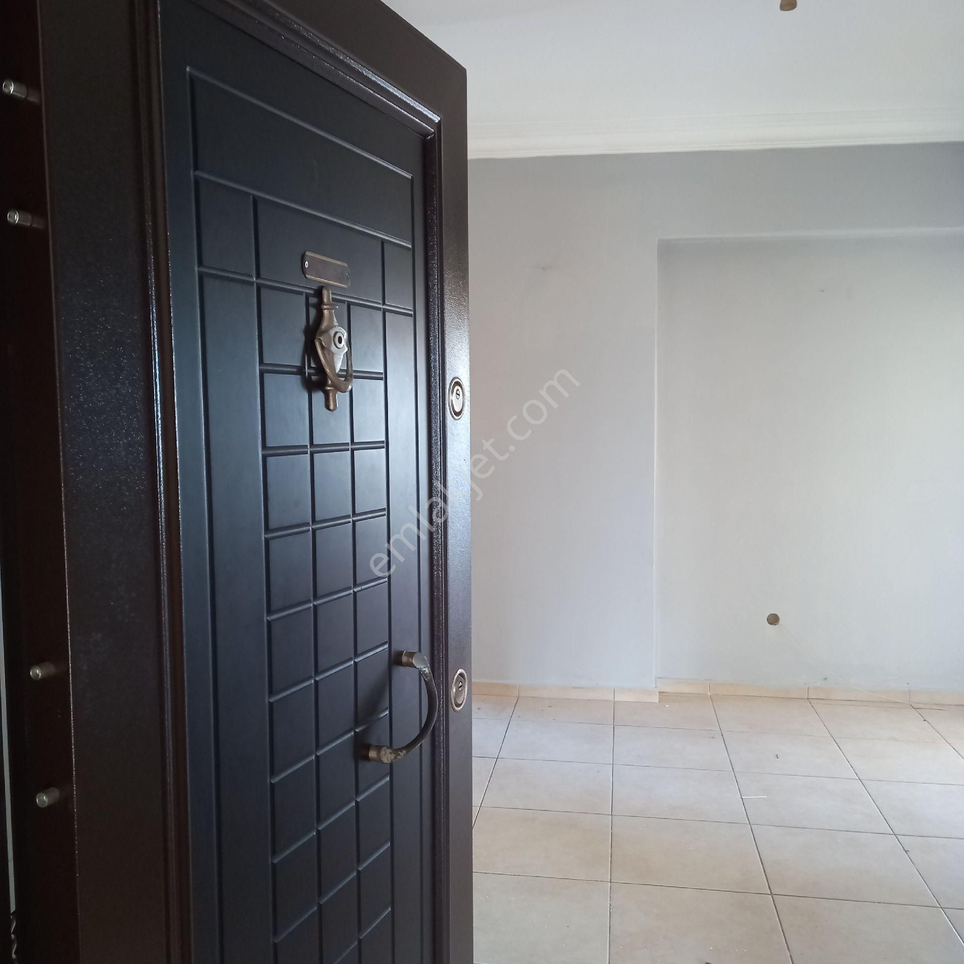 Kızıltoprak Mah Site İçinde Kiralık Daire