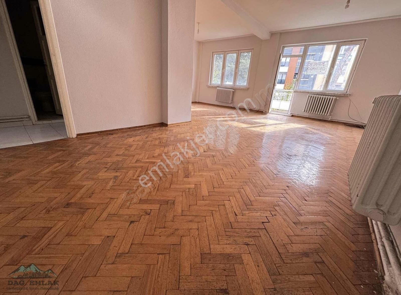 Odunpazarı Vişnelik Kiralık Daire Dağ Emlak//vişnelik Mh Gül Sk Çift Balkon 2+1 120m2 Geniş Daire