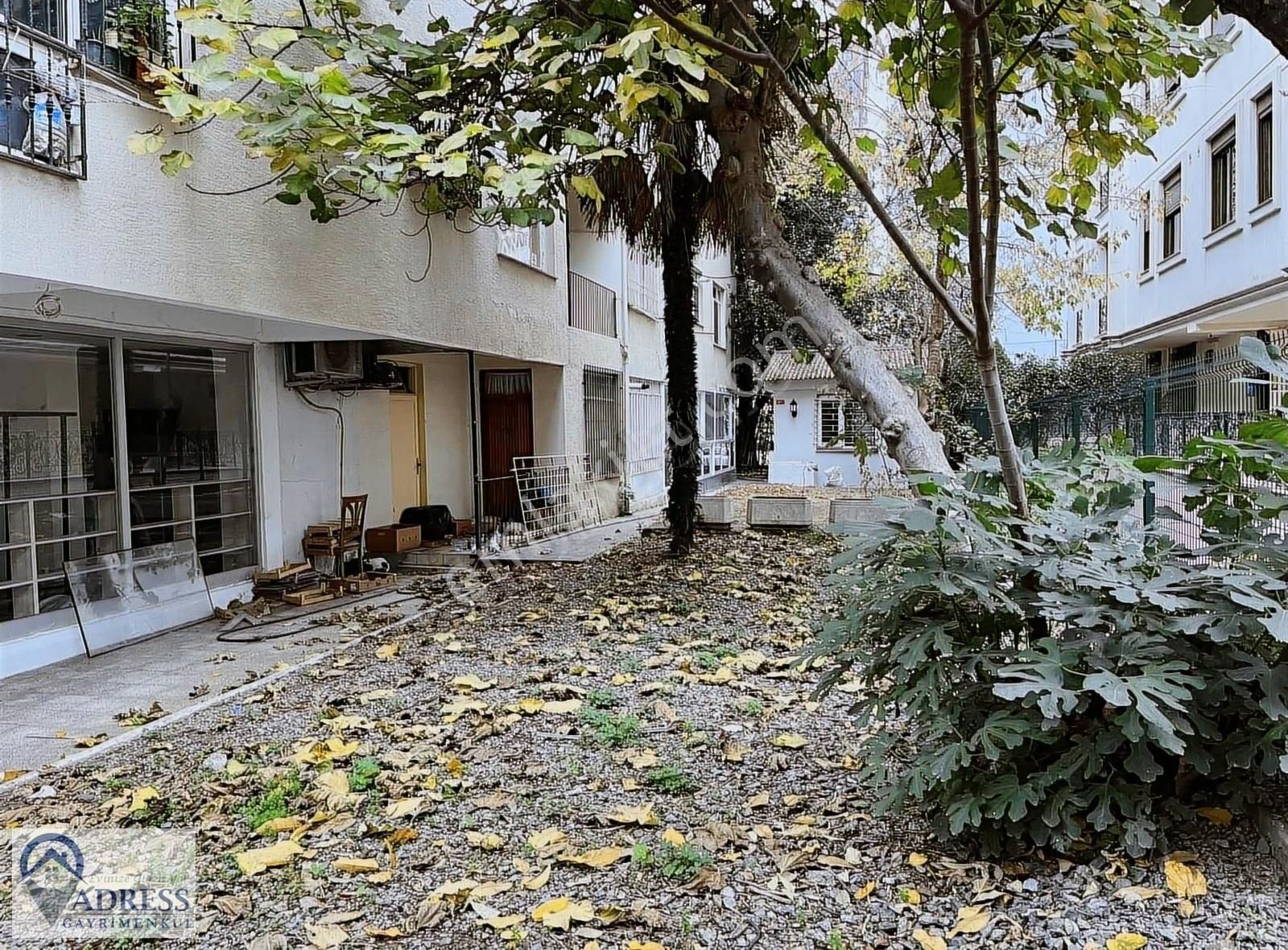 Kadıköy Göztepe Satılık Daire Yatırımlık Bahçe Katı İçi Yenilemiş 2+1 Boş Daire