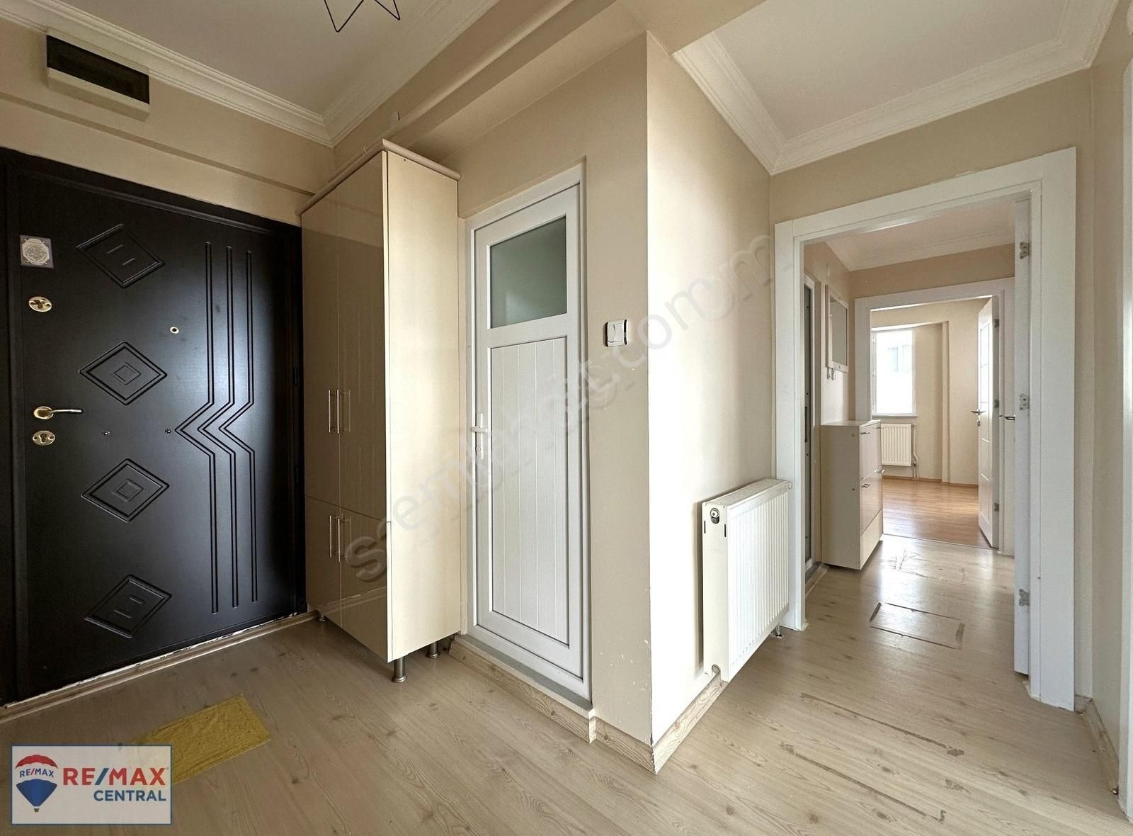 Sivas Merkez Şeyh Şamil Satılık Daire Remax Central'dan Şeyh Şamil Mah.'de Bakımlı 3+1 Satılık Daire