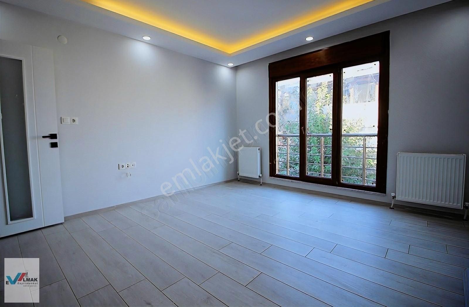 Küçükçekmece İnönü Satılık Daire Evalmak'ta İnönü Mah.de 2+1 (80m2) Sıfır Geniş Arakat Daire