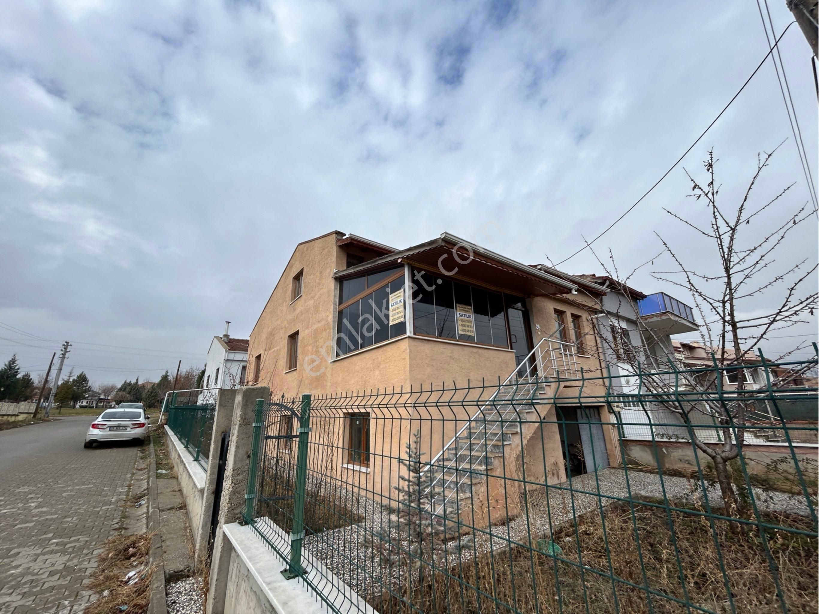 Odunpazarı Sultandere 75. Yıl Satılık Villa Sultandere Mah. 6+1 300m2 Satılık Villa