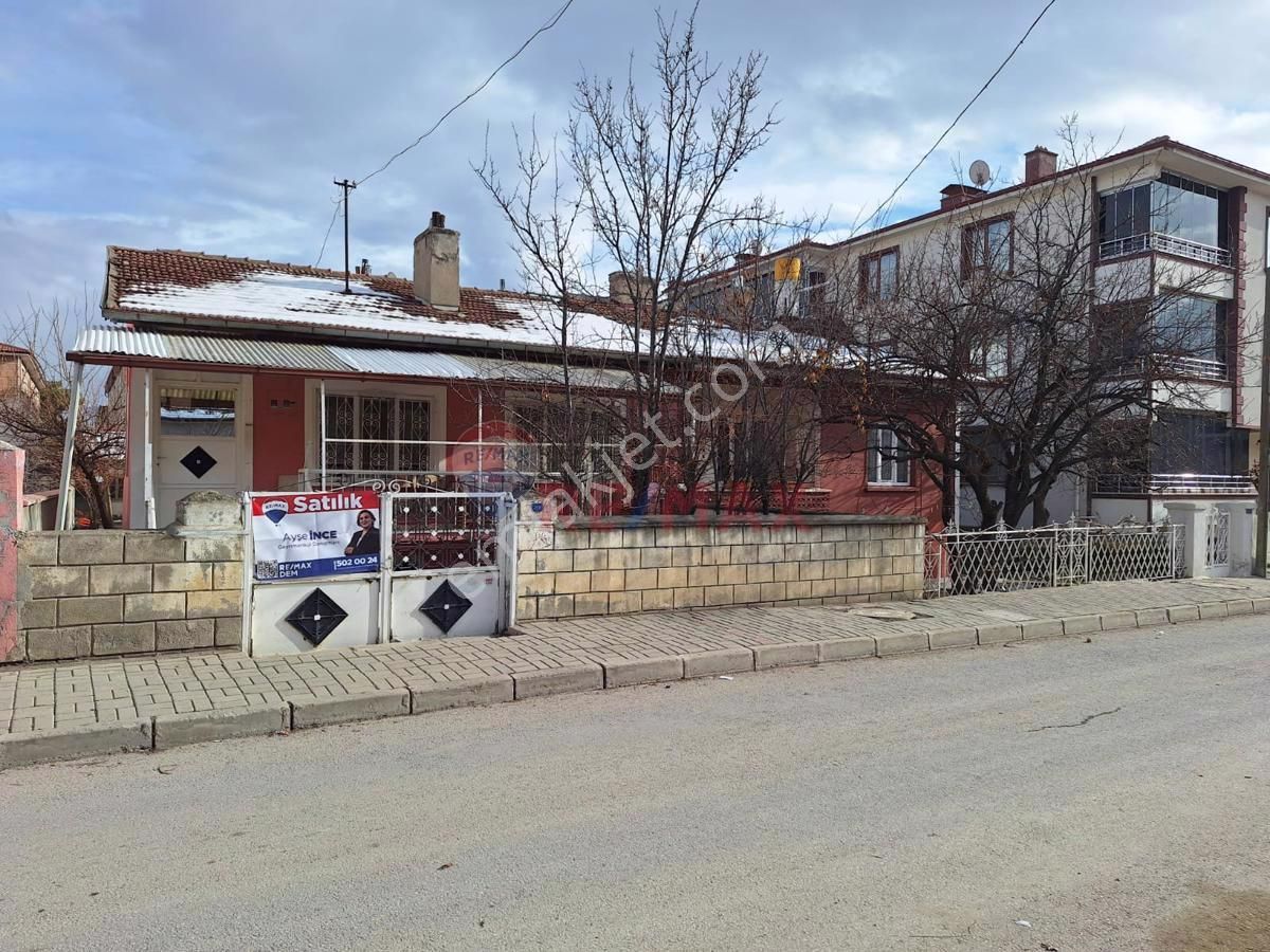 Erzincan Merkez Cumhuriyet Satılık Konut İmarlı Remax Dem Den Cumhuriyet Mahallesinde Satılık Bahçeli Ev