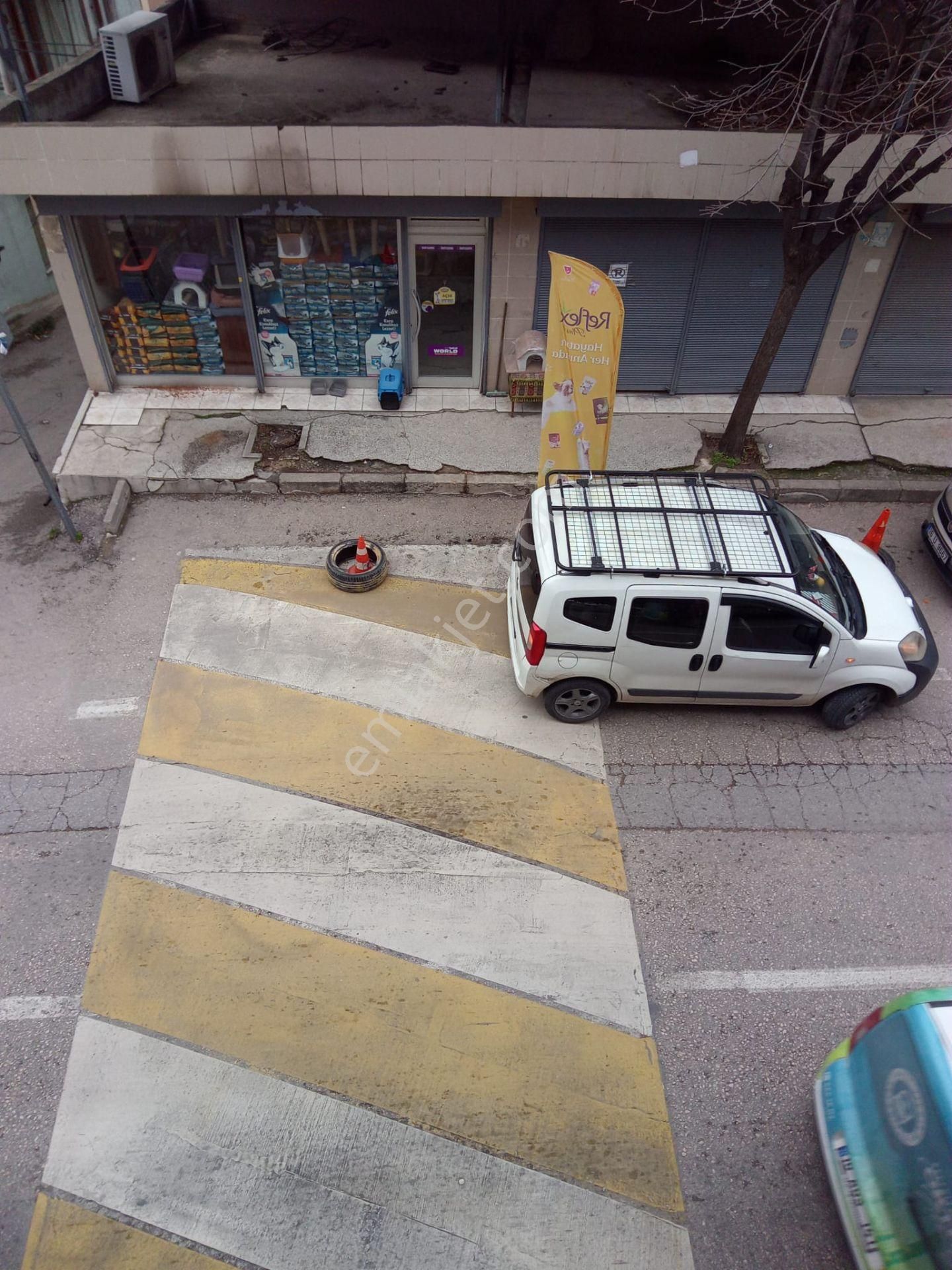 Bursa Yıldırım Zümrütevler Mahallesi Kurtbasan Caddesinde Satılık 3 Katlı Bina Müstakil Ev - Görsel 7