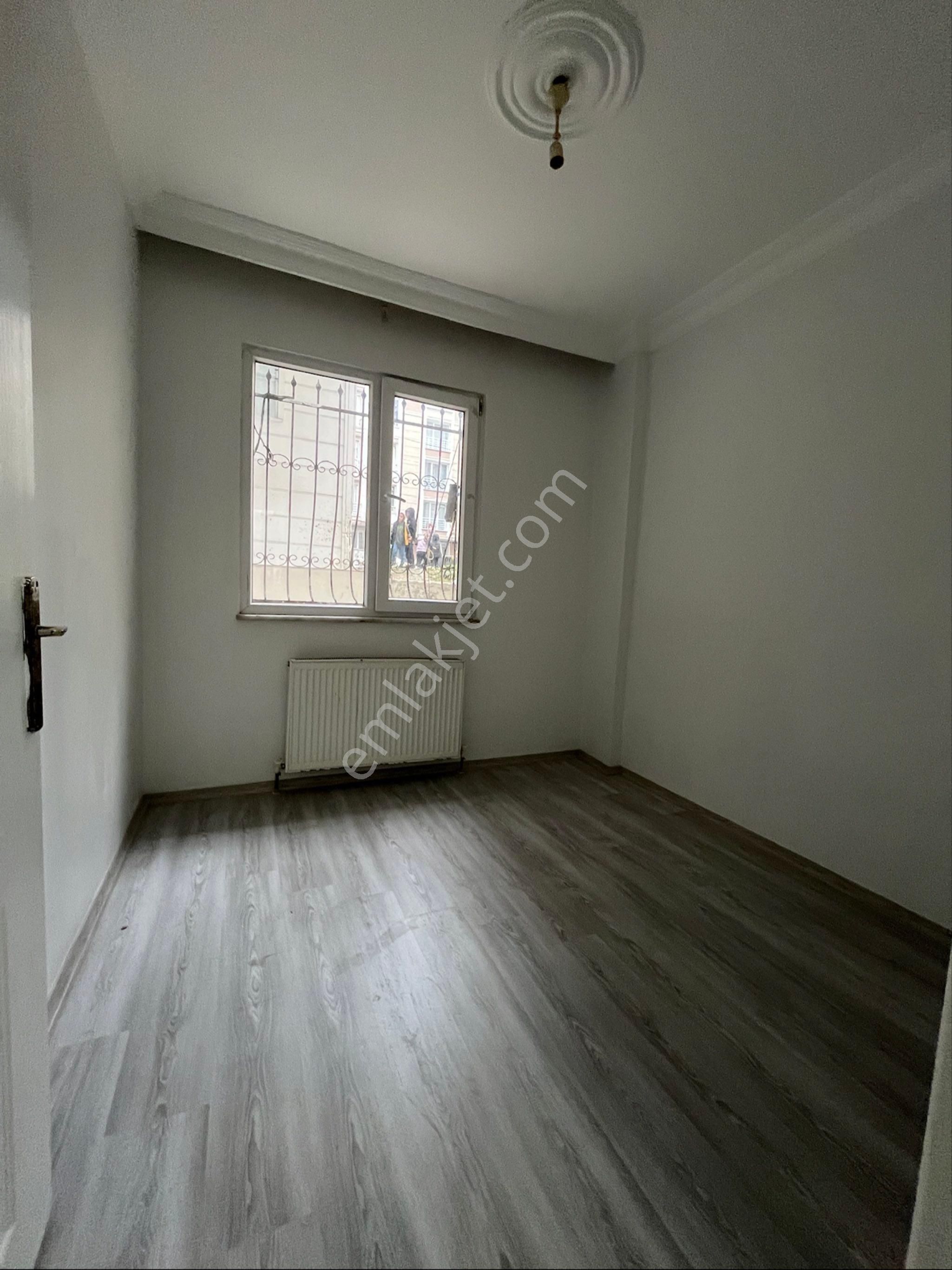 Talatpaşa Mahallesinde Düz Giriş Ayarında Temiz Bahçe Katı - Görsel 4