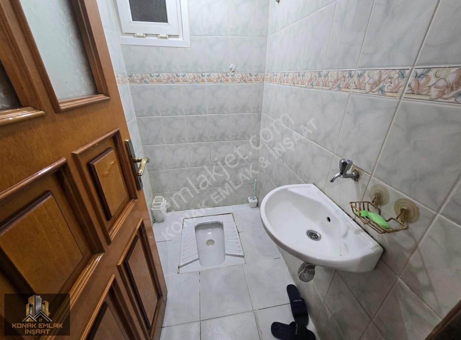 Küçükçekmece Mehmet Akif Satılık Daire Konak Emlak'tan Satılık M.akifte 2+1 1.kat 90m² Daire