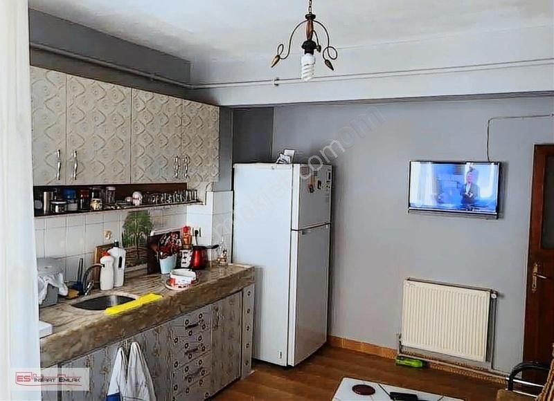 Küçükçekmece Kemalpaşa Eşyalı Kiralık Daire Es Emlaktan Kemalpaşa Mah.2+1 Ful Eşyalı Geniş Daire