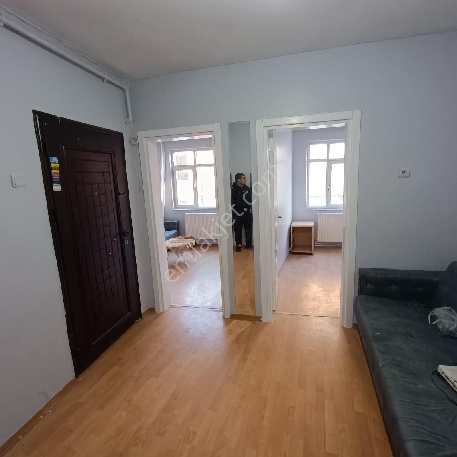 Bayrampaşa Altıntepsi Kiralık Daire Bayrampaşa Altıntepsi 1+1 Boyası Yapılı Hazır 85 M2 Kat 3 Kombi Petek Parke