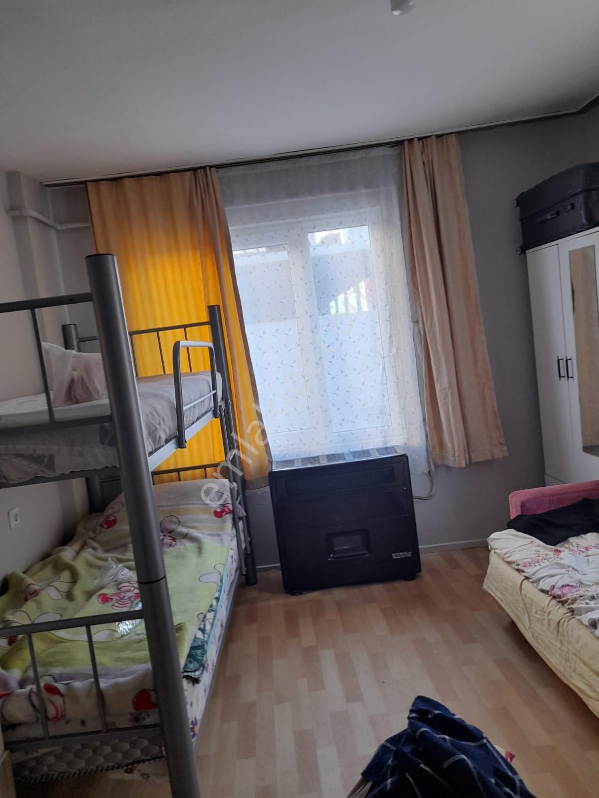 Bayrampaşa Orta Kiralık Daire Bayan Yanına Bayan Ev Arkadaşı