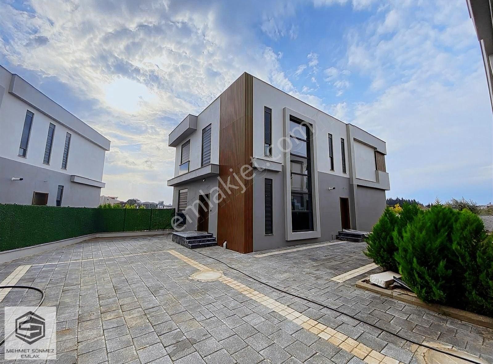 Döşemealtı Yeşilbayır Satılık Villa Antalya Döşemealtı'nda Müstakil Havuzlu 4+1 Villa