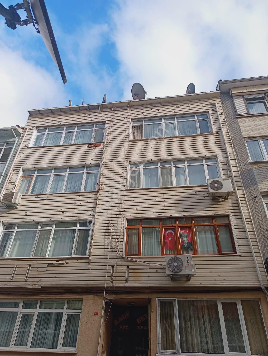 Üsküdar Ahmediye Satılık Daire İgr Emlak Üsküdar Merkez Satılık Daire 3+1 B.katı Kupon Kelepir Kaçmazzz