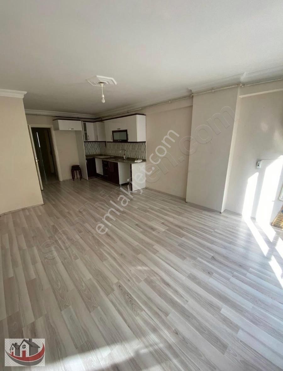 Maltepe Zümrütevler Kiralık Daire Güneyden Açık Mutfaklı Y.giriş 2+1.80m2 Kiralık Daire