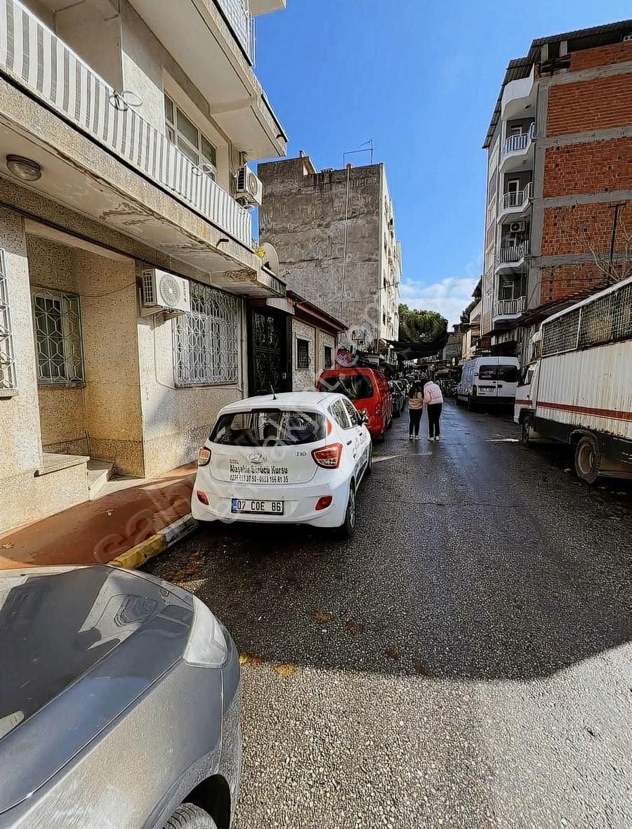 Alaşehir Sakarya Satılık Daire Çarşı İçinde Müstakil Daire