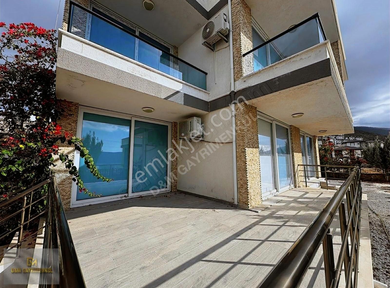 Akbuk'de Ful Denız Manzaralı Kısmi Esyalı 1+1 Fırsat Daire - Görsel 8