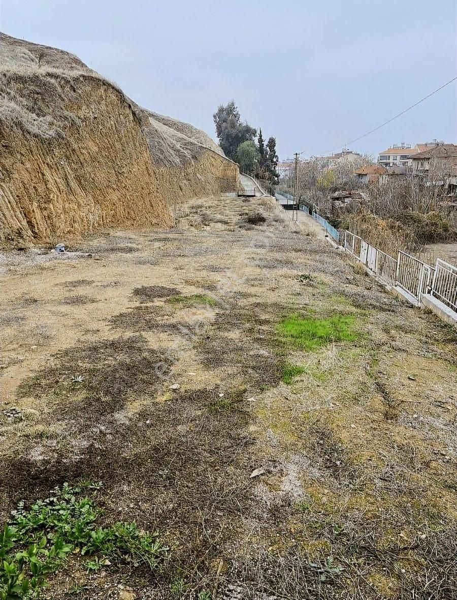 Alaşehir Hacıbey Satılık Tarla Rauftektaş Parkı Üstü Kıbrıs Bayrağı Altında Satılık Arsa