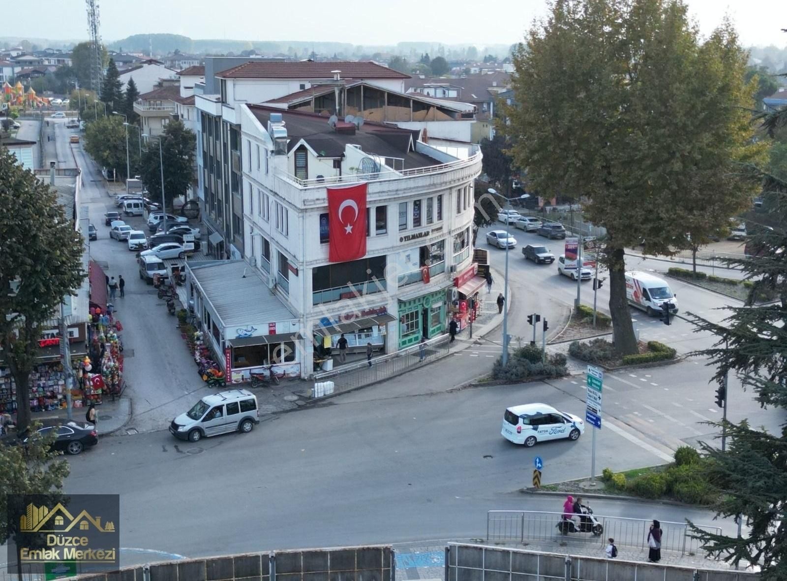 Düzce Merkez Camikebir Satılık Ofis Şehrin Kalbinde İstanbul Caddesinde Dublex Ofis + Daire