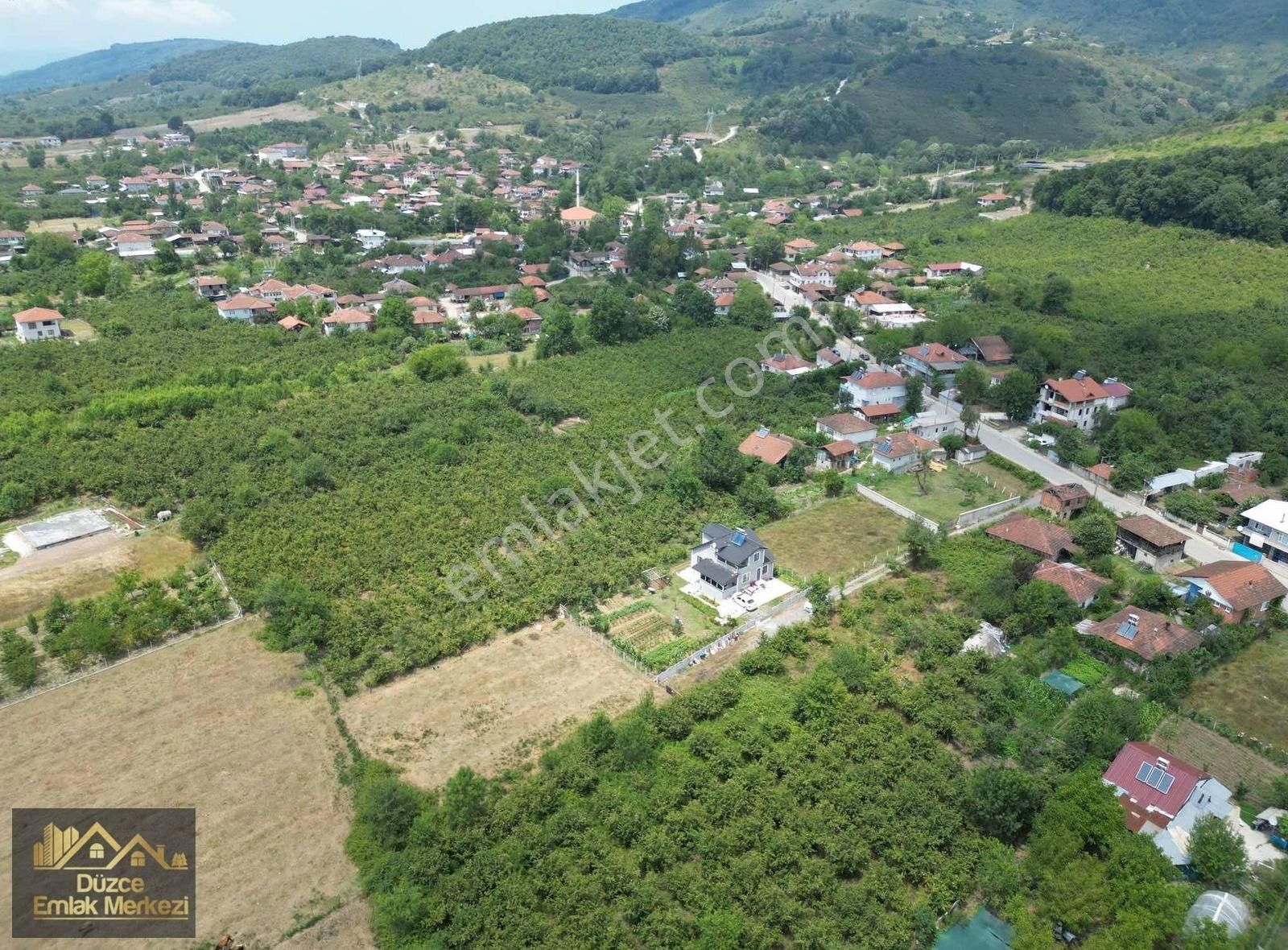 Çilimli Yenivakıf Köyü (Merkez) Satılık Konut İmarlı Çilimli - Yenivakıf Köyünde 980 M2 Satılık Arsa