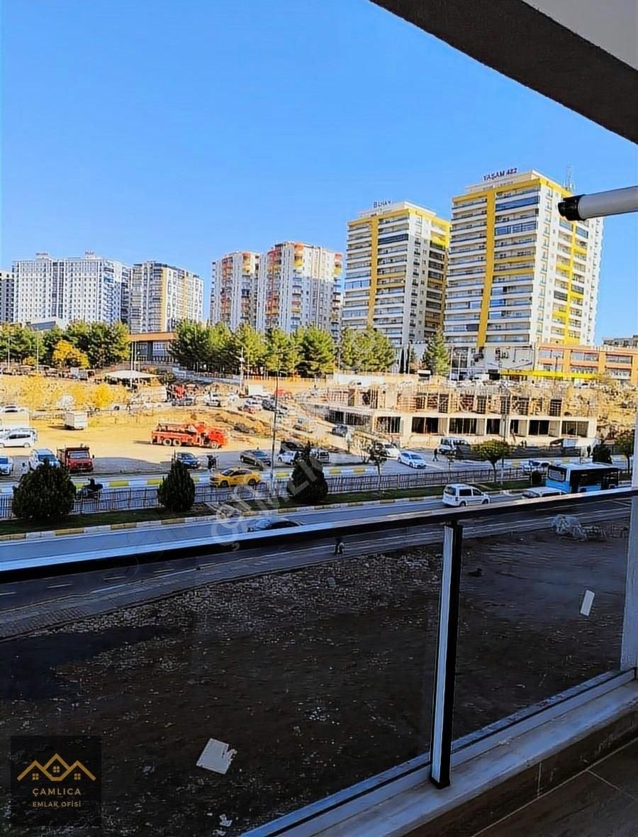 Artuklu Nur Kiralık Daire Çamlıca Emlaktan Ana Cadde Üstü Kiralık Ultra Lüx 1+1 Daire