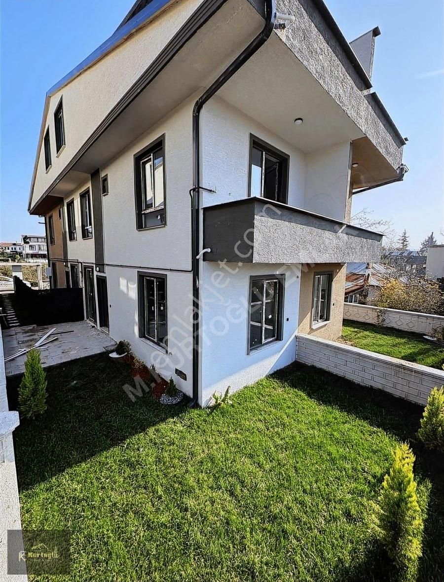 Kocaali Yalı Satılık Villa Sakarya Kocaali Sahil Plaj Merkez Konumda 4+1 Trıpleks Villa