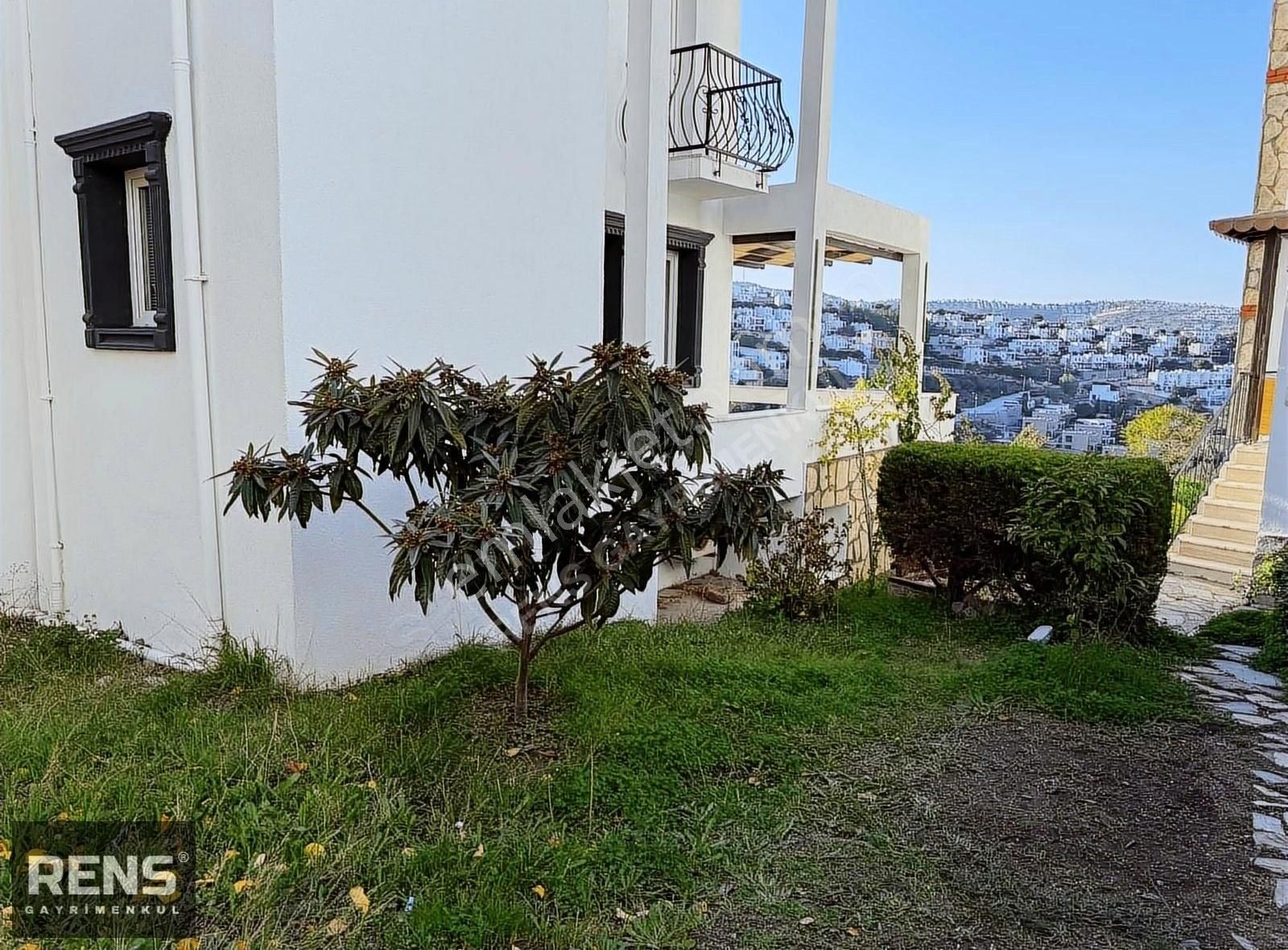 Bodrum Küçükbük Satılık Villa Rens Gayrimenkulden Küçükbükte Satılık Triplex 5+1 Villa