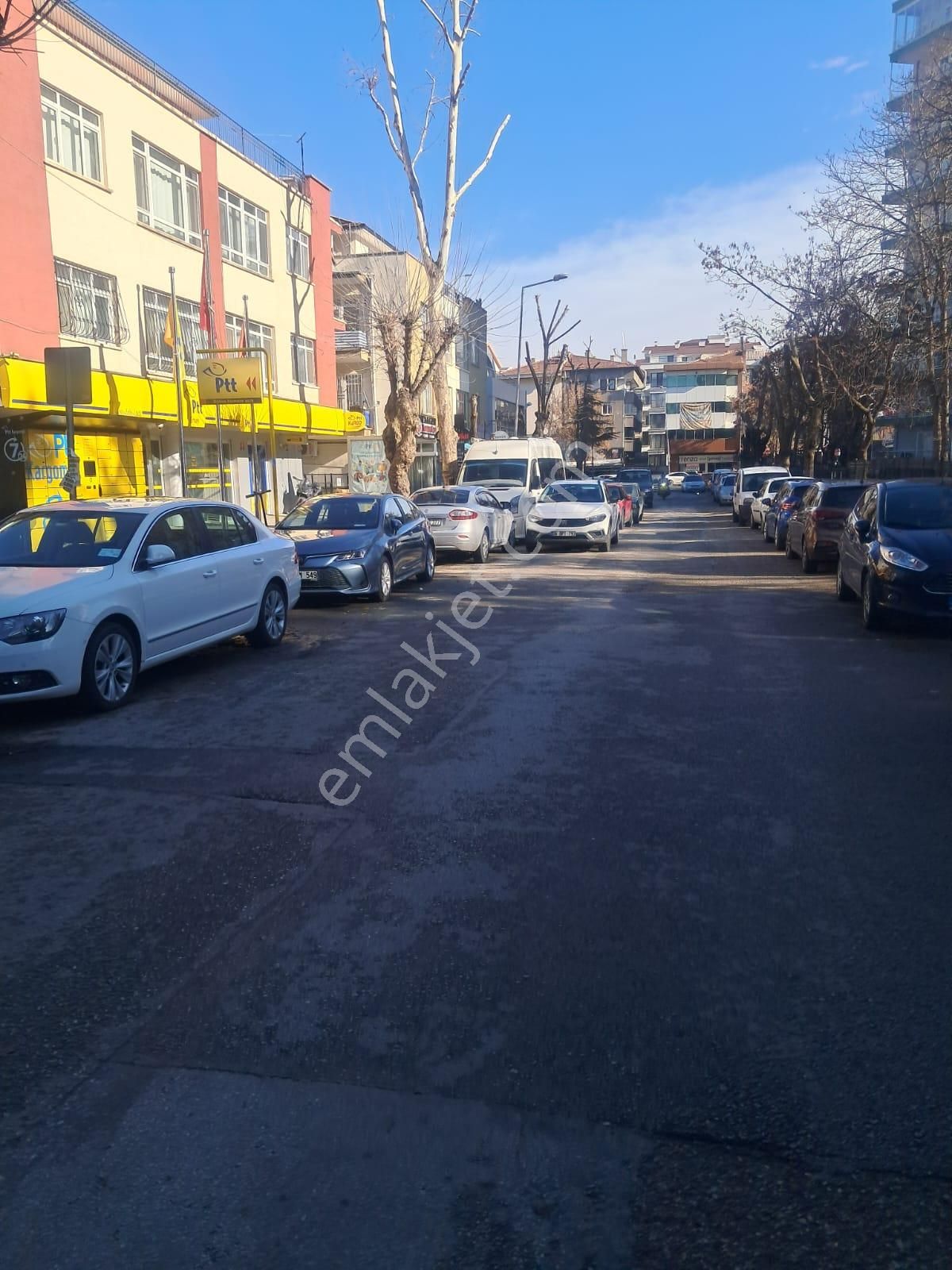 Çankaya Emek Kiralık Dükkan & Mağaza Emekte Eski 79.sokak Ptt Nin Yanı Giriş 12m2 Dükkan Kiralık