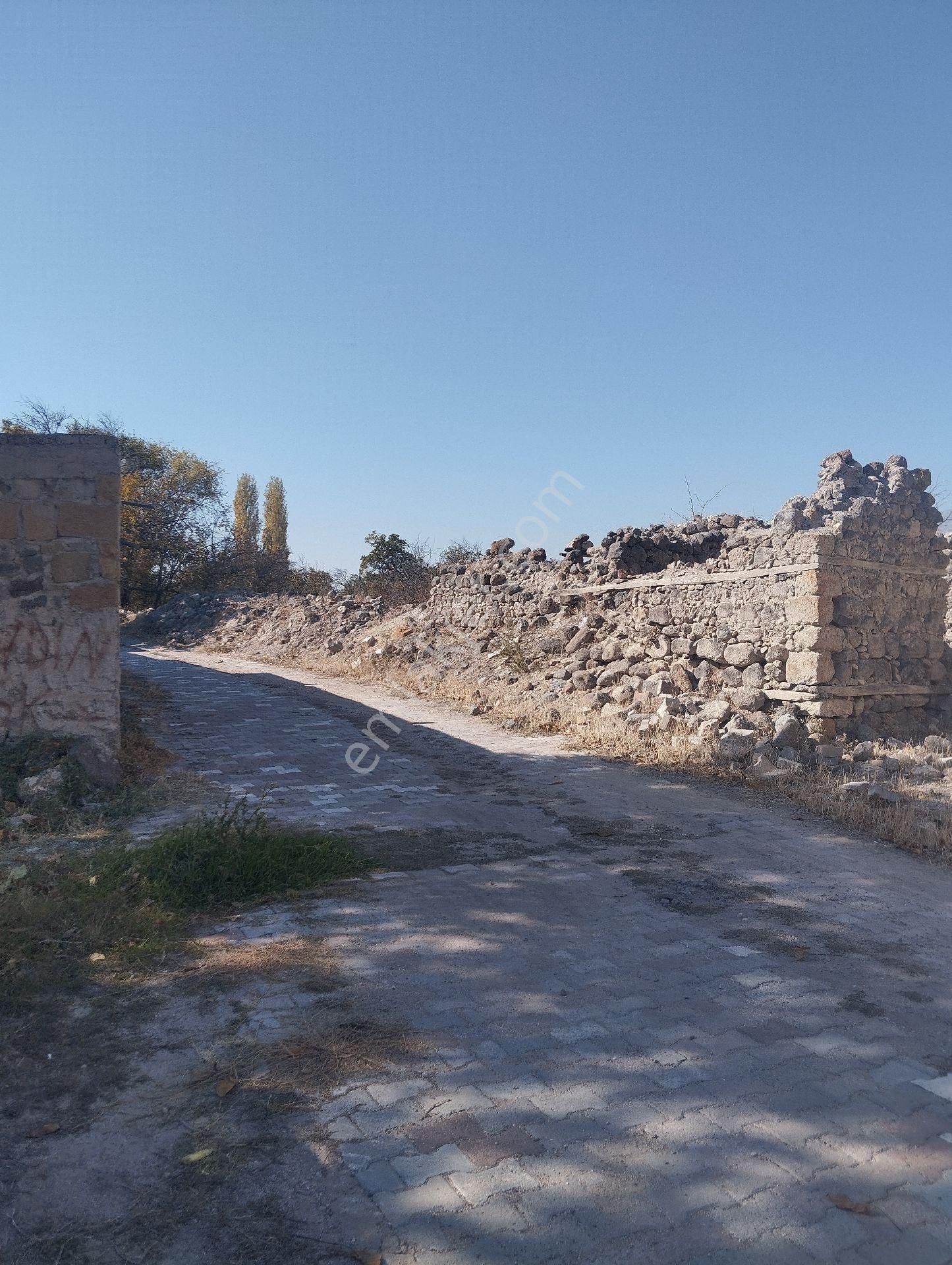 Niğde Merkez Fertek Satılık Bağ & Bahçe Tepe De Çok Uygun